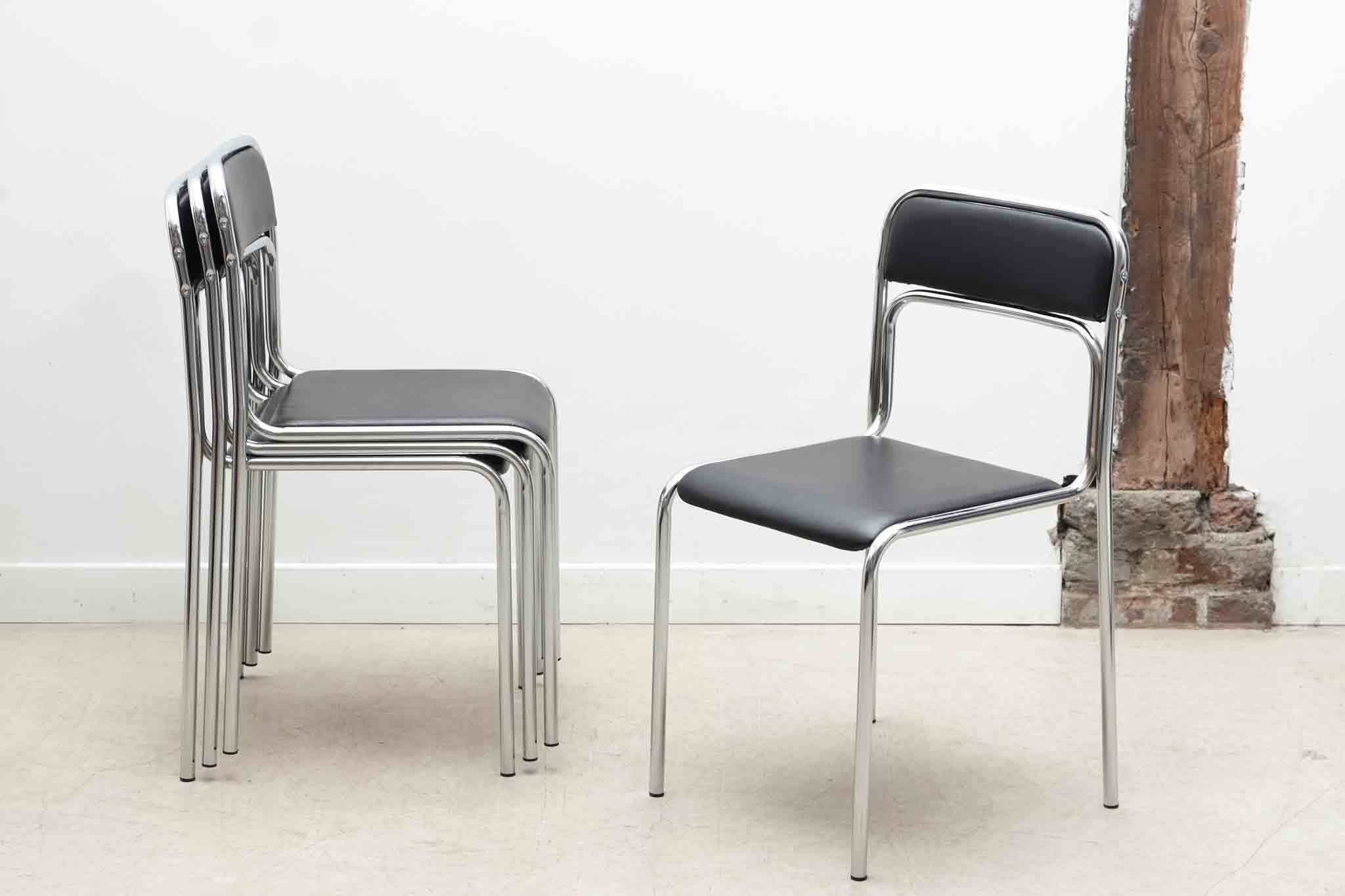 Chaise en skaï noir et chrome