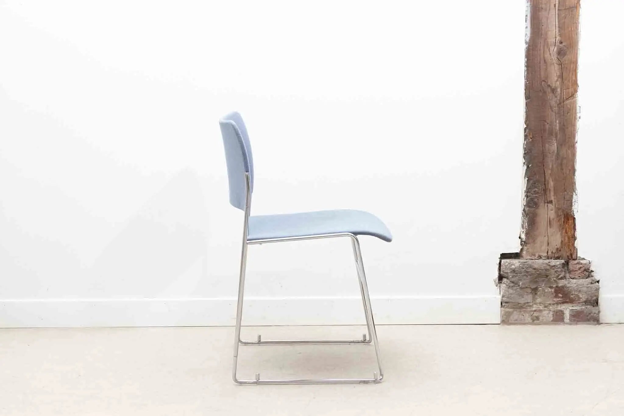 Chaise Howe 4/40 bleue par David Rowland Cartel de Belleville