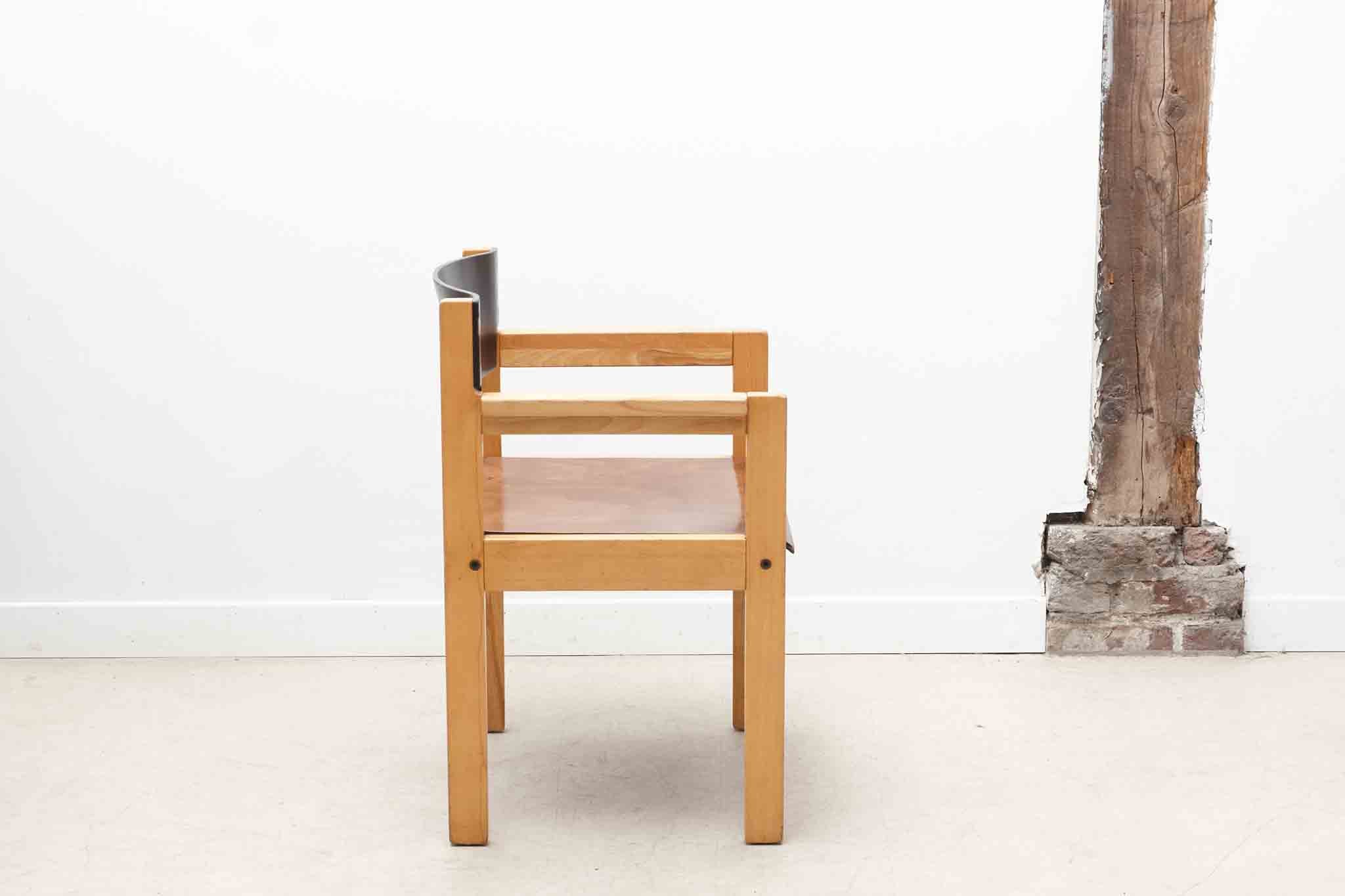 Chaise scandinave avec accoudoirs ébène / hêtre