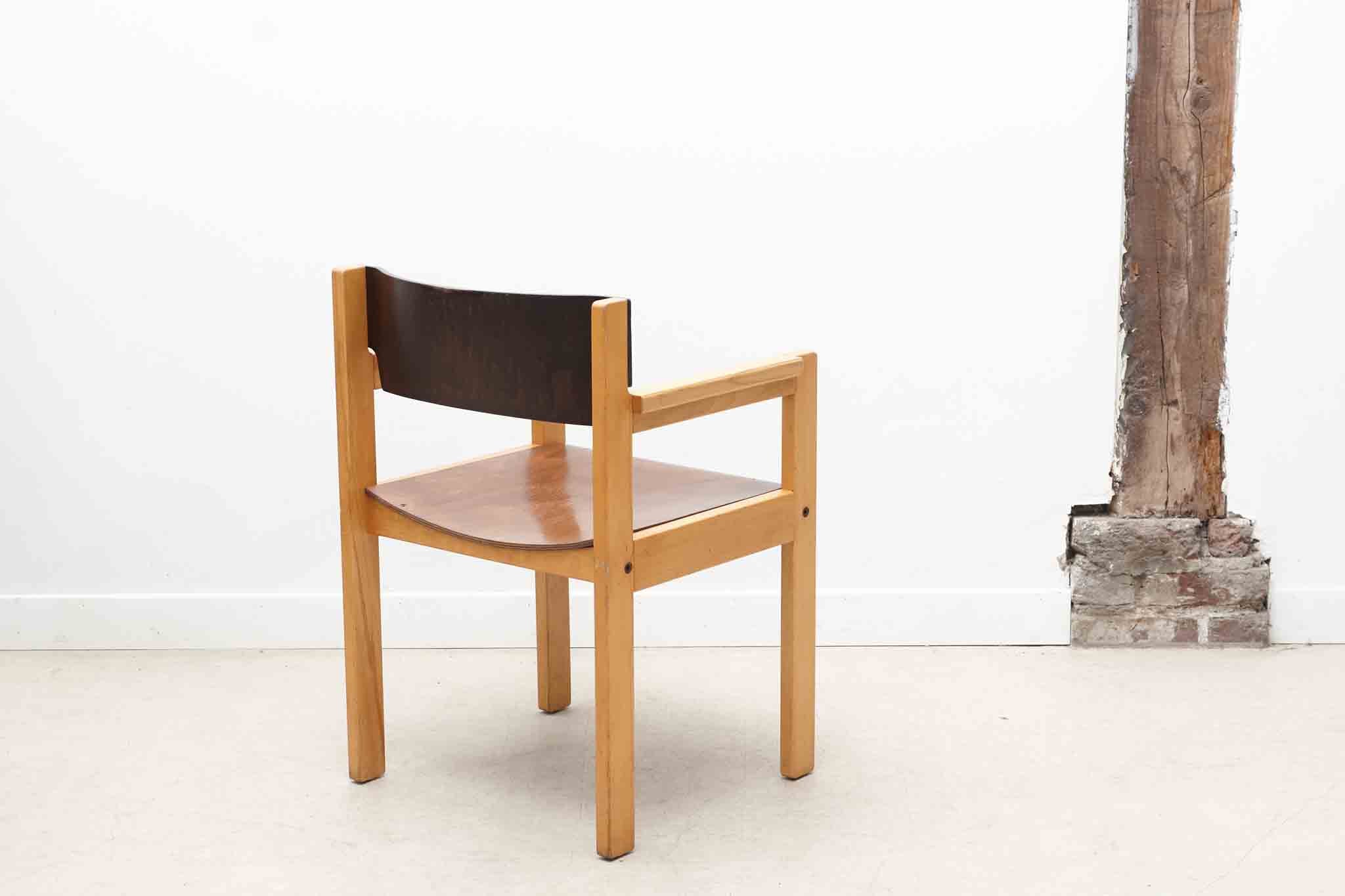 Chaise scandinave avec accoudoirs ébène / hêtre