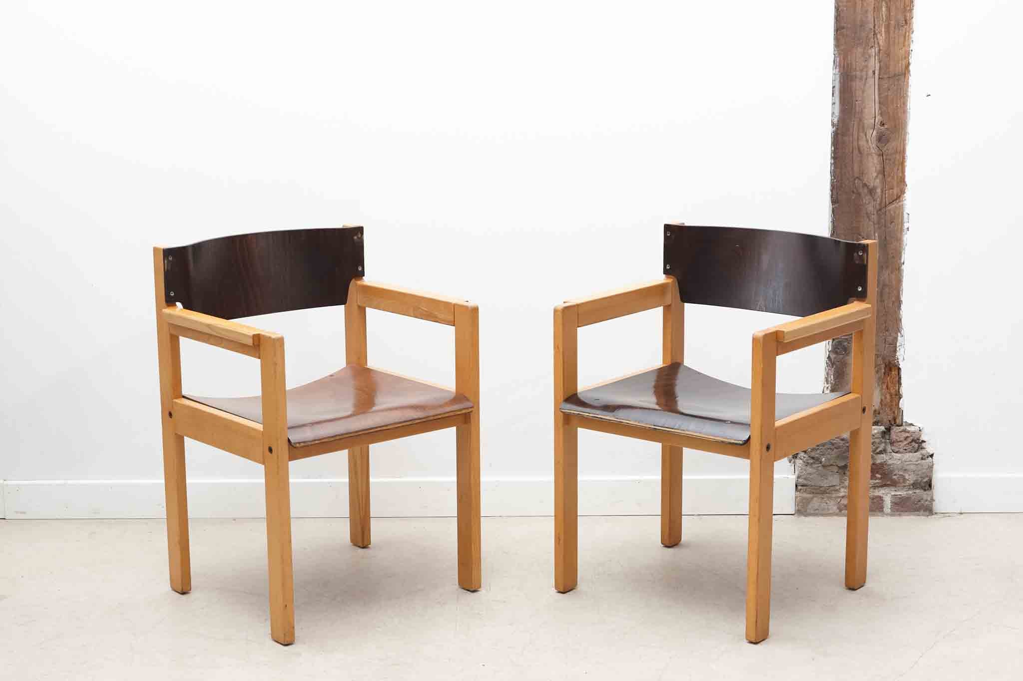 Chaise scandinave avec accoudoirs ébène / hêtre