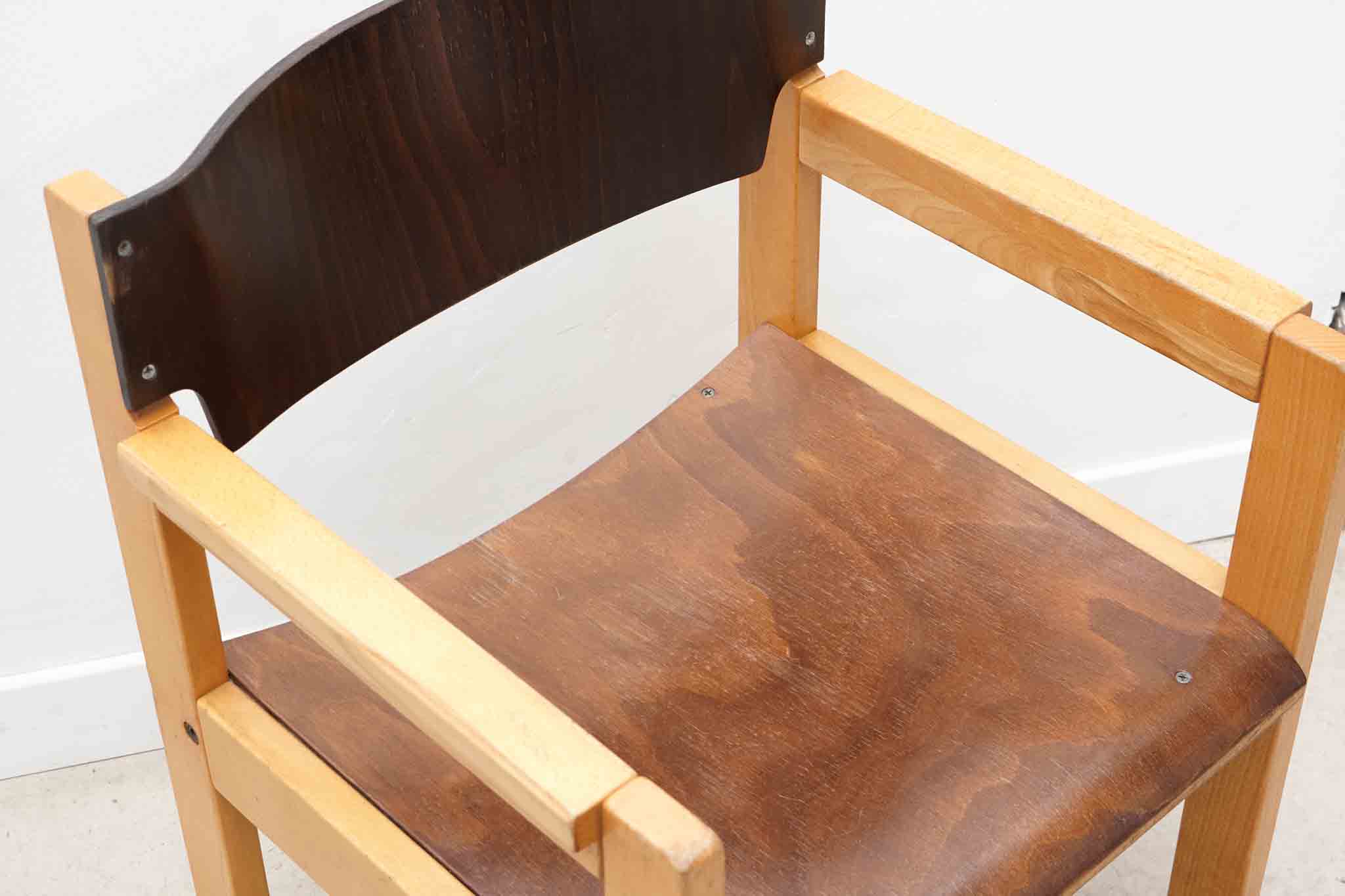 Chaise scandinave avec accoudoirs ébène / hêtre