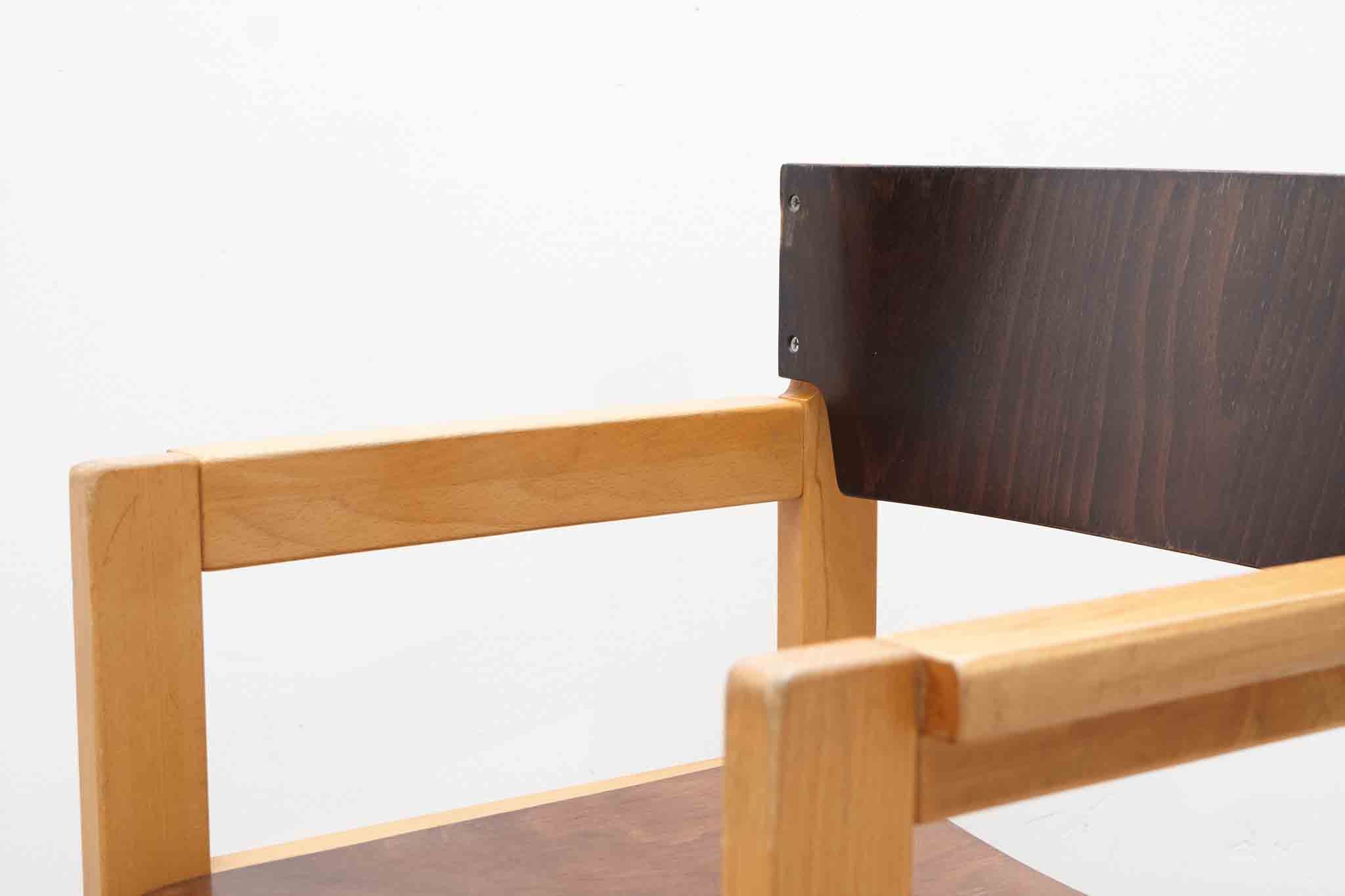 Chaise scandinave avec accoudoirs ébène / hêtre