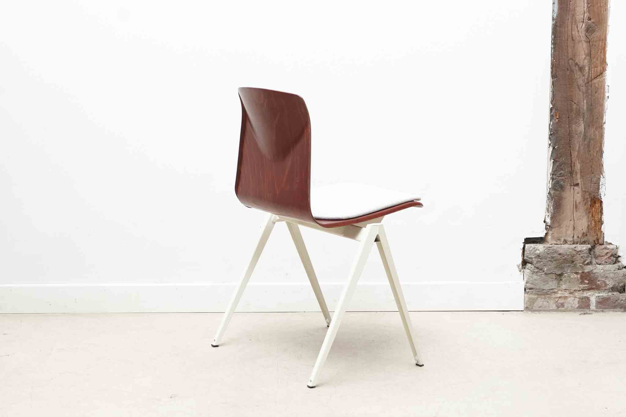 Chaise Galvanitas S22 - tapissée