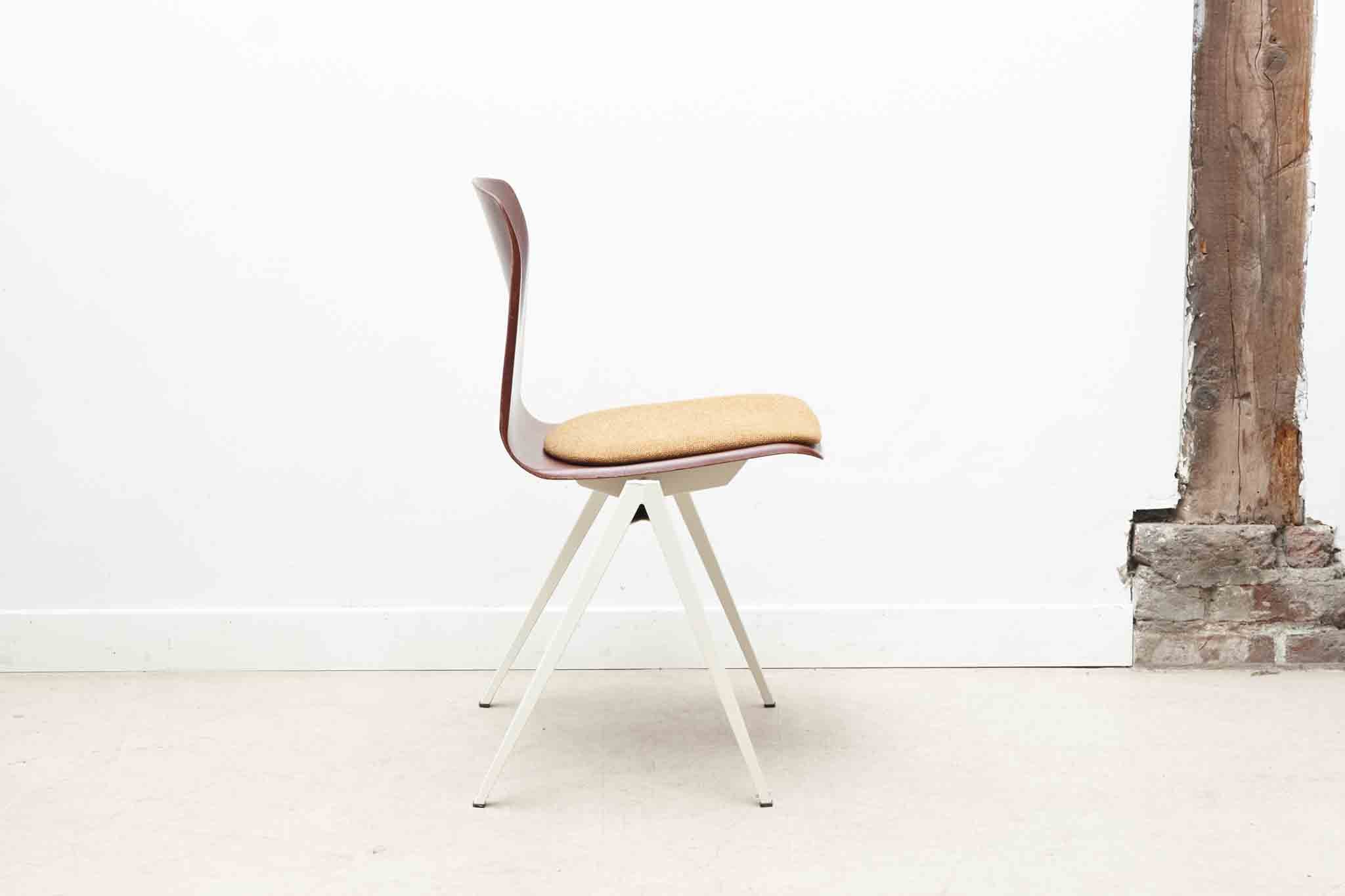 Chaise Galvanitas S22 - tapissée