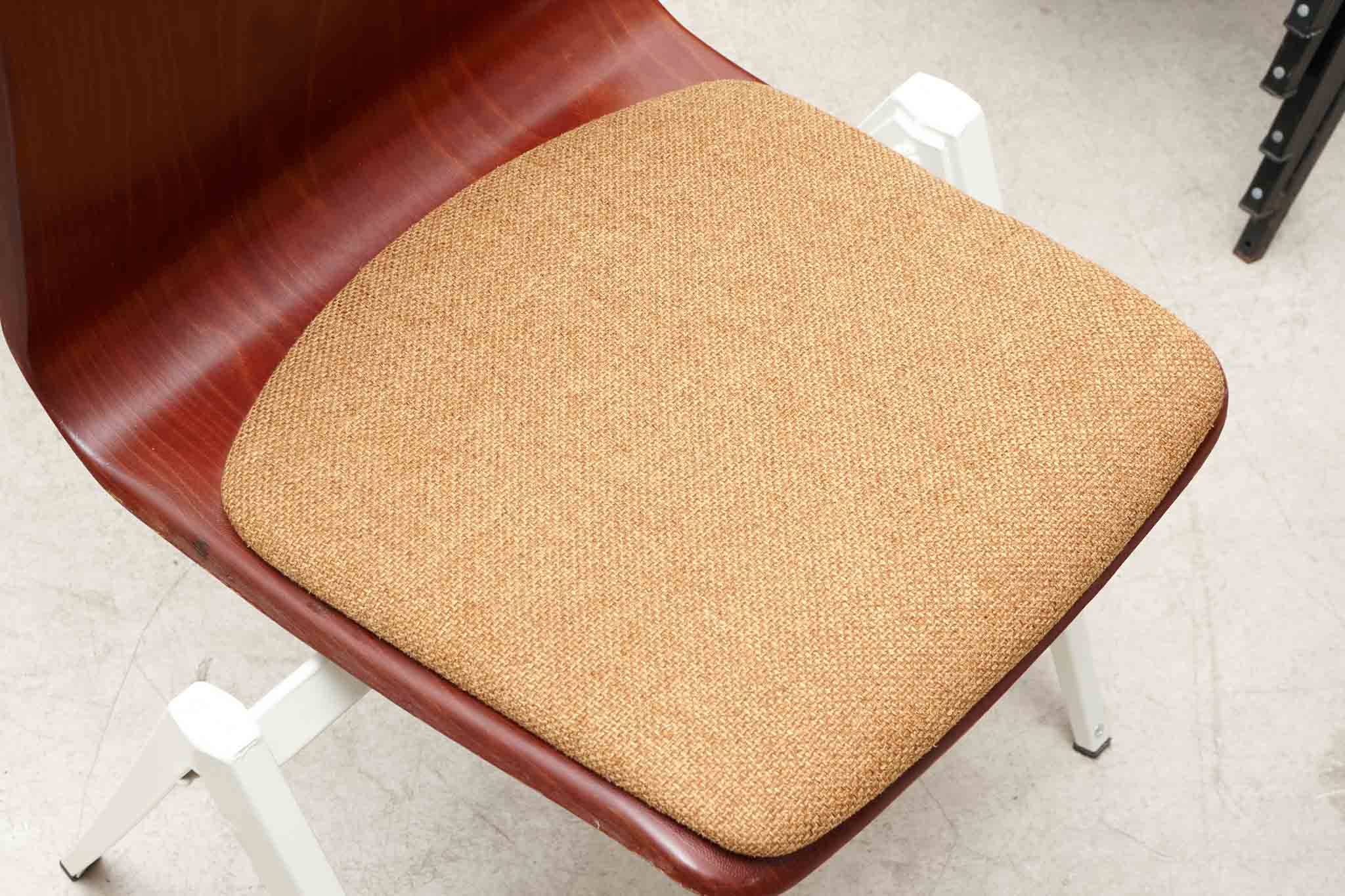 Chaise Galvanitas S22 - tapissée