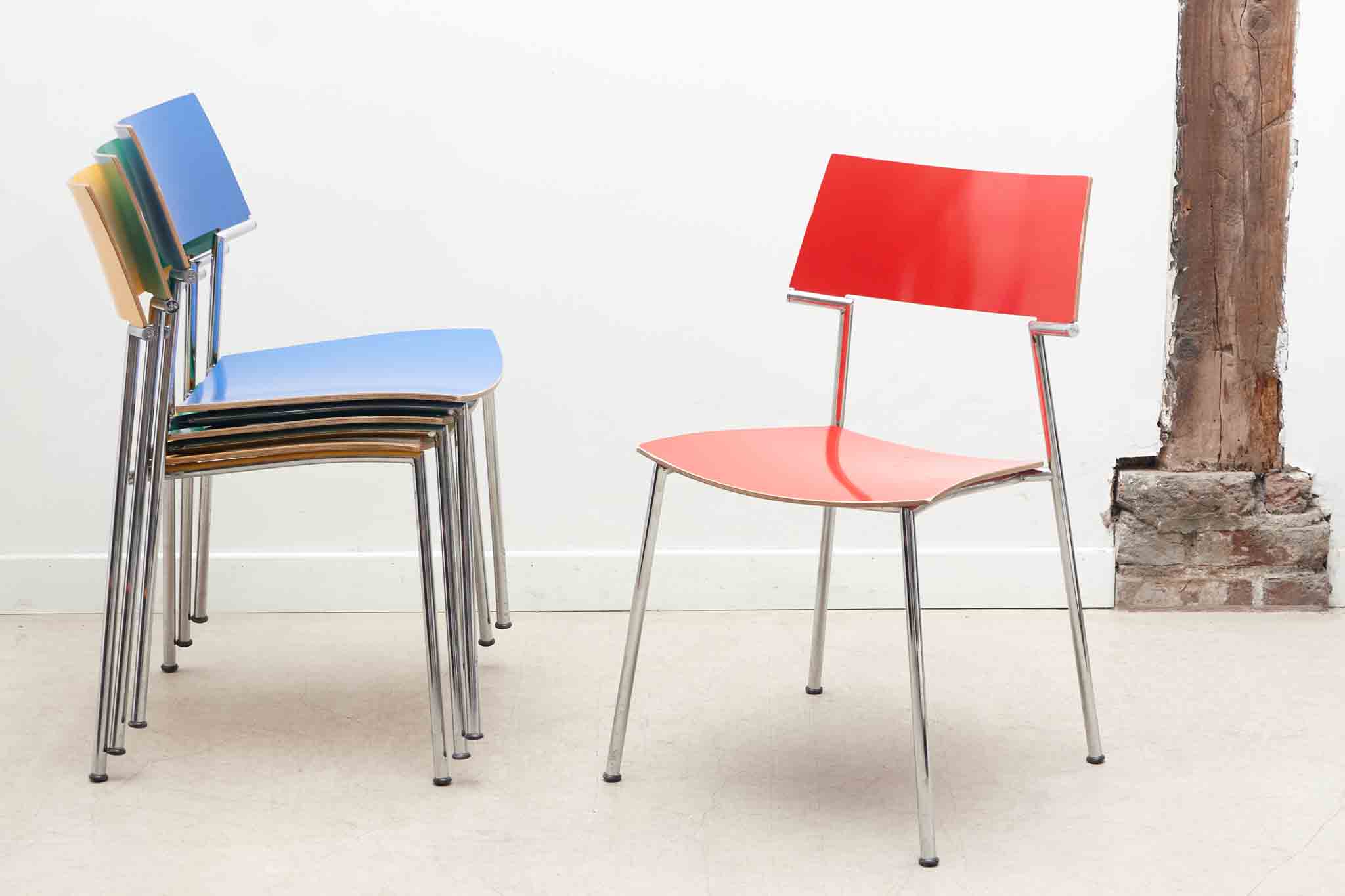Chaise Gijs Van der Sluis colorée Cartel de Belleville