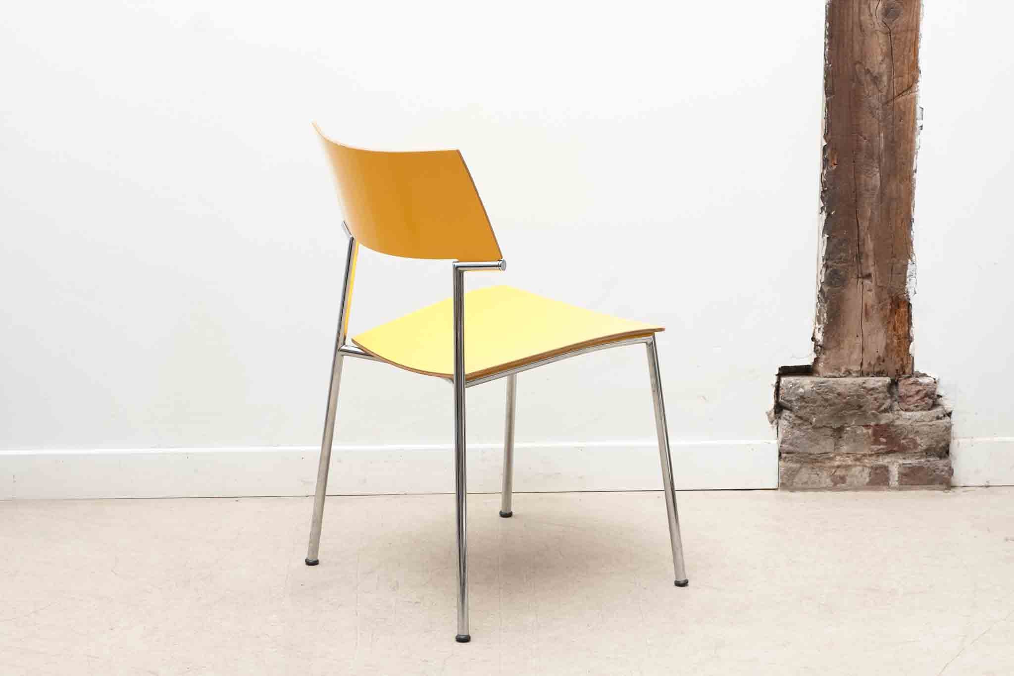 Chaise Gijs Van der Sluis colorée Cartel de Belleville