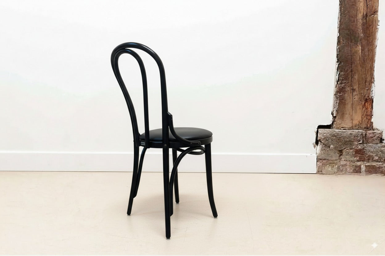 Chaise bistrot style Thonet Satelliet n°18 noir tapissée Cartel de Belleville