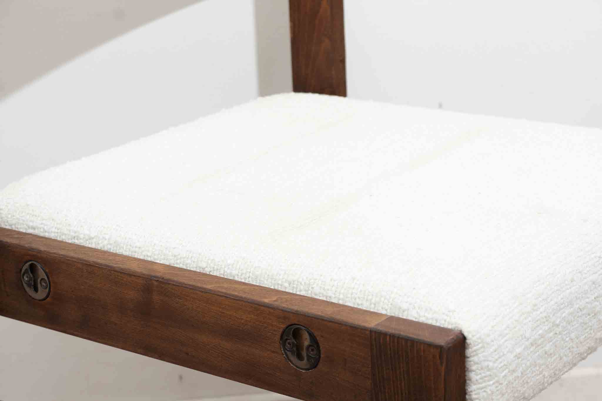 Chaise style scandinave ébène tapissée