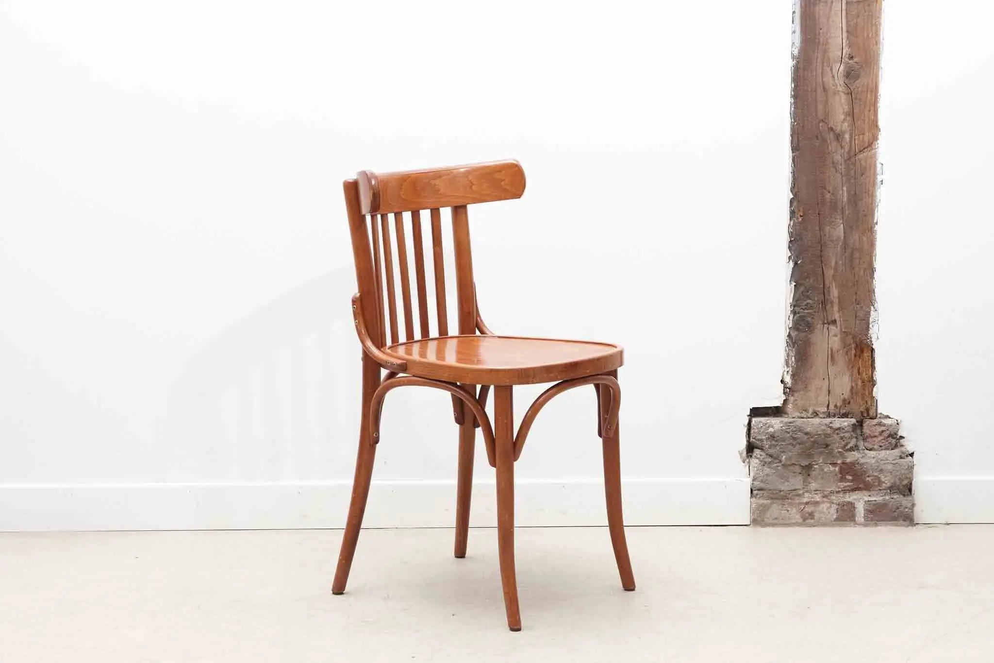 Chaise bistrot style Baumann caramel Cartel de Belleville