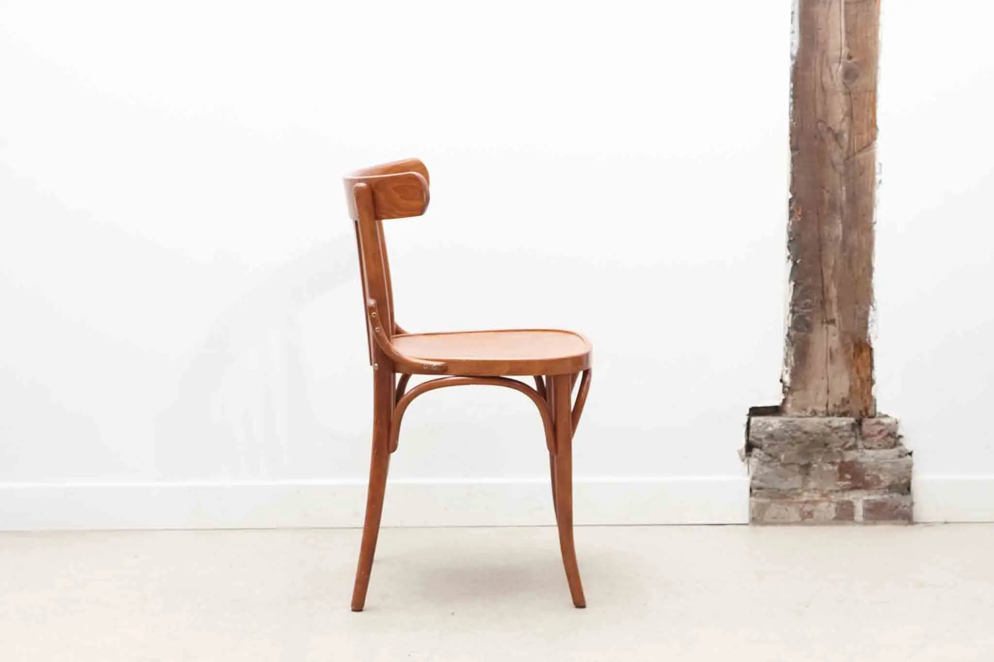 Chaise bistrot style Baumann caramel Cartel de Belleville