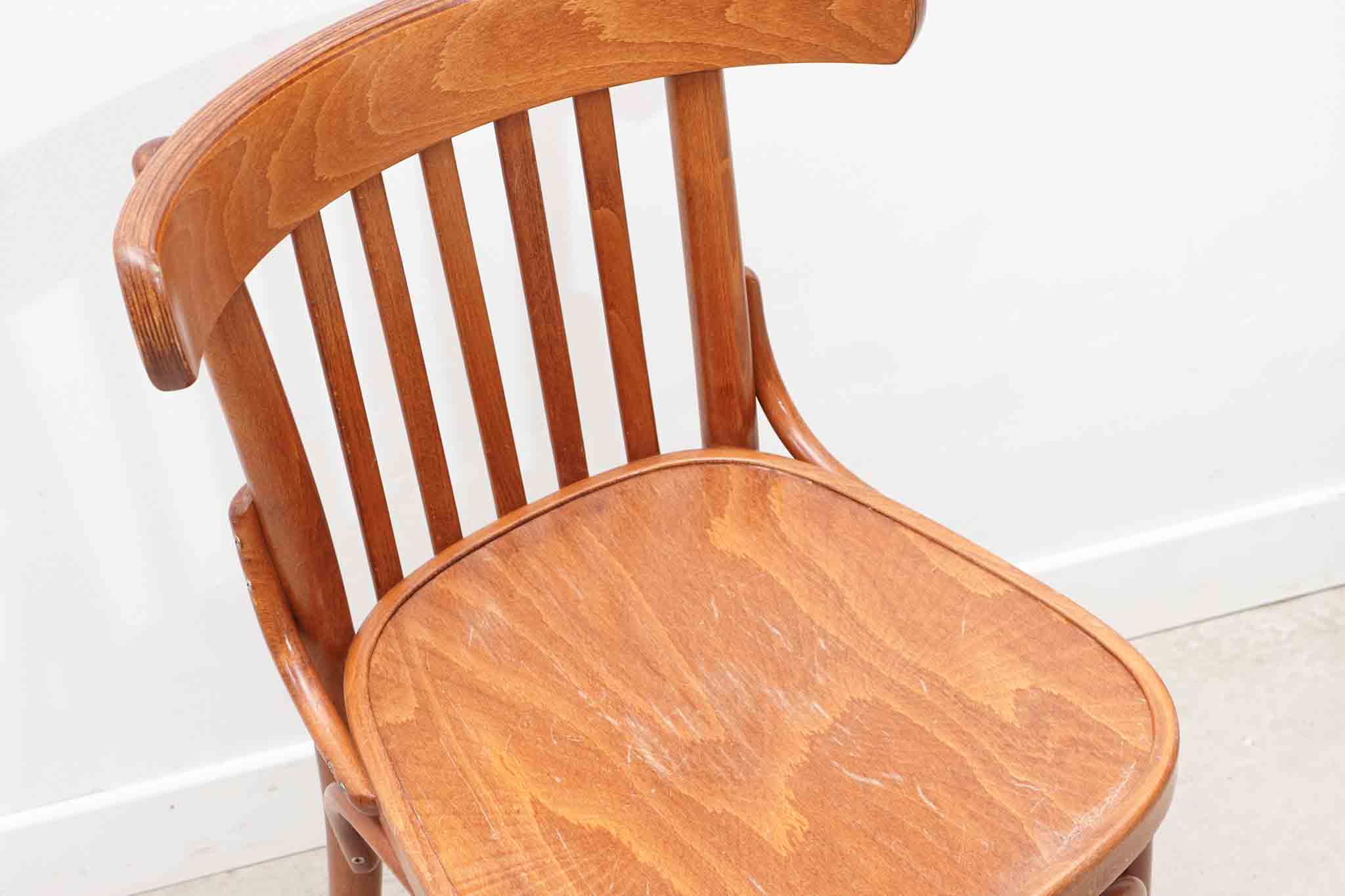 Chaise bistrot style Baumann caramel Cartel de Belleville