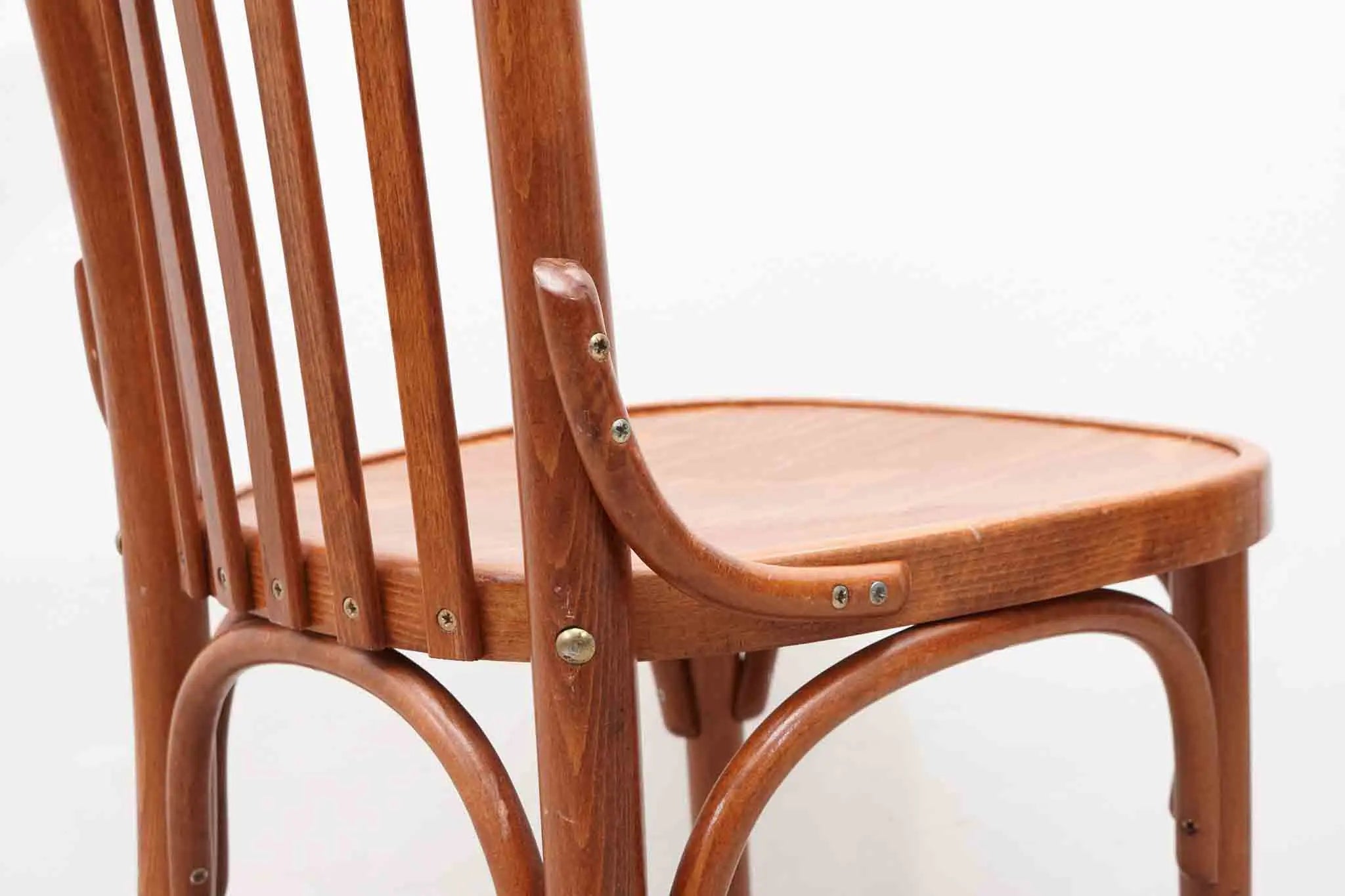 Chaise bistrot style Baumann caramel Cartel de Belleville