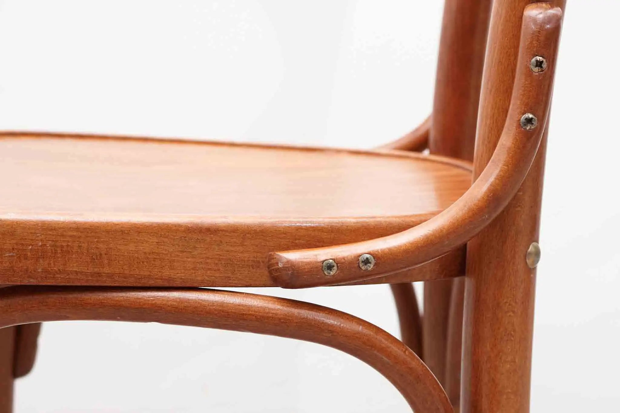 Chaise bistrot style Baumann caramel Cartel de Belleville