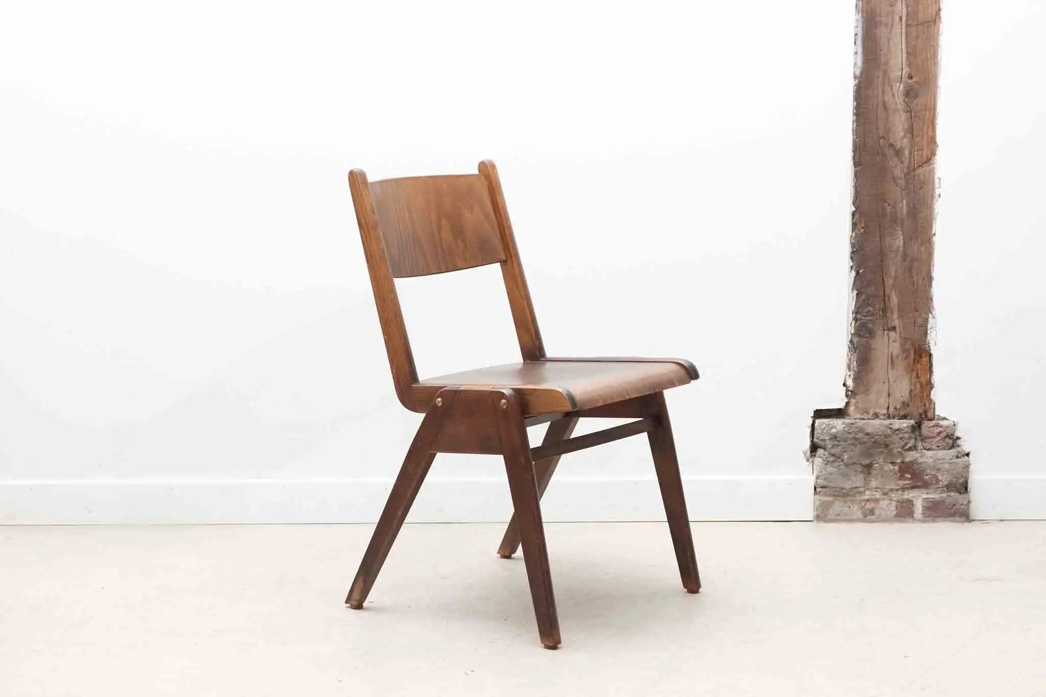Chaise bistrot scandinave ébène Cartel de Belleville