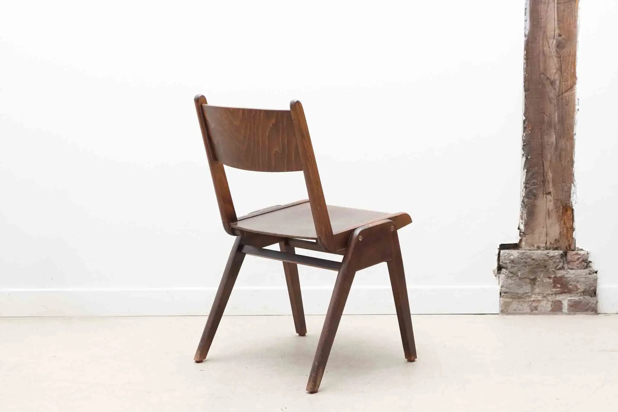 Chaise bistrot scandinave ébène Cartel de Belleville