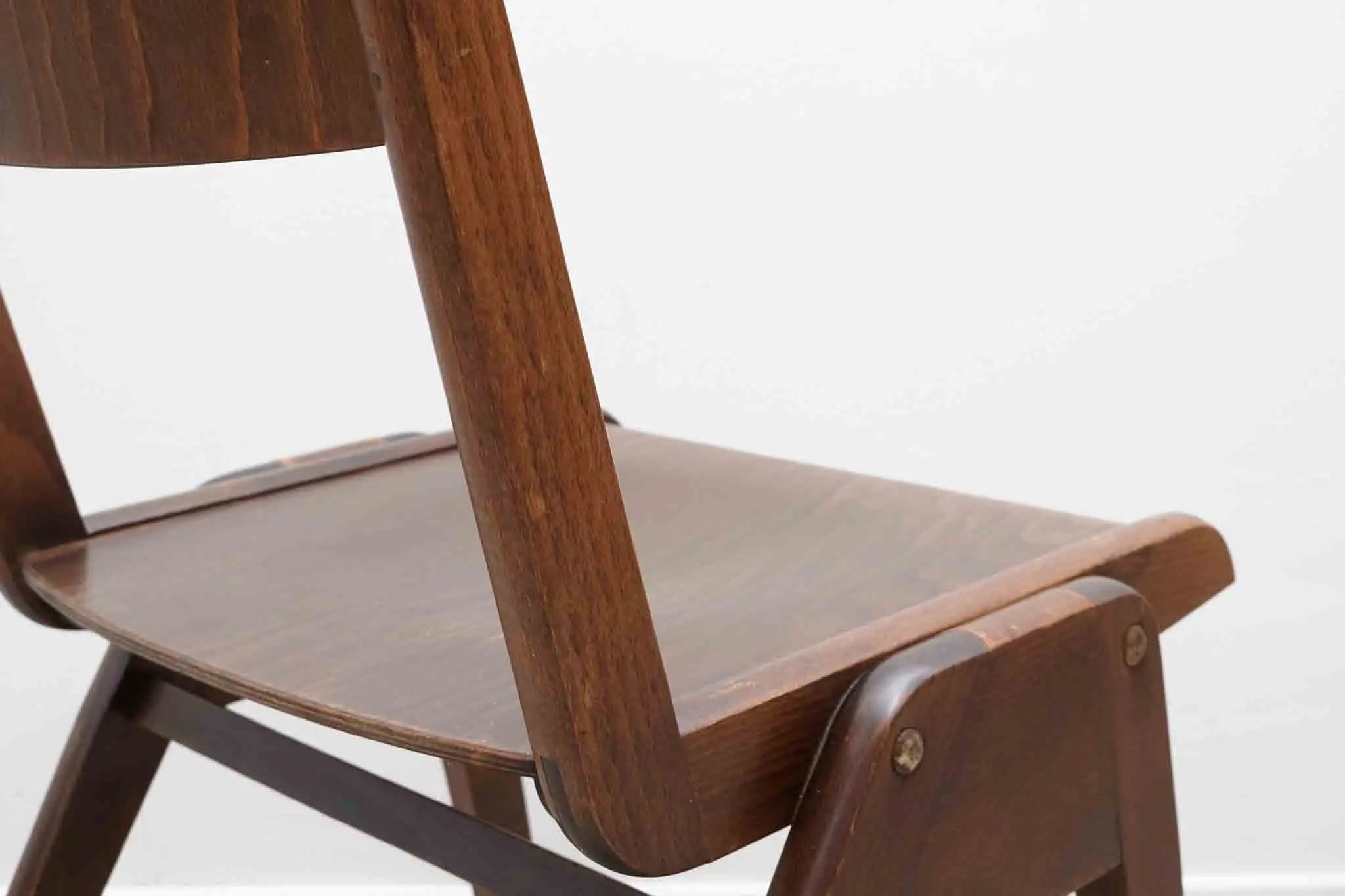Chaise bistrot scandinave ébène Cartel de Belleville
