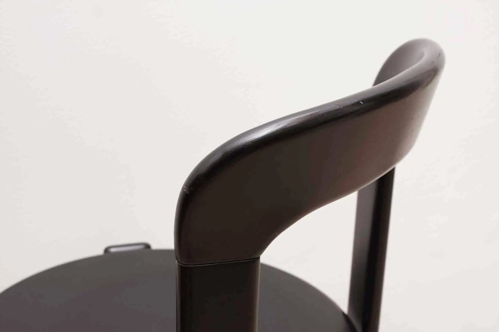 Chaise Kusch+co Bruno Rey noire Cartel de Belleville