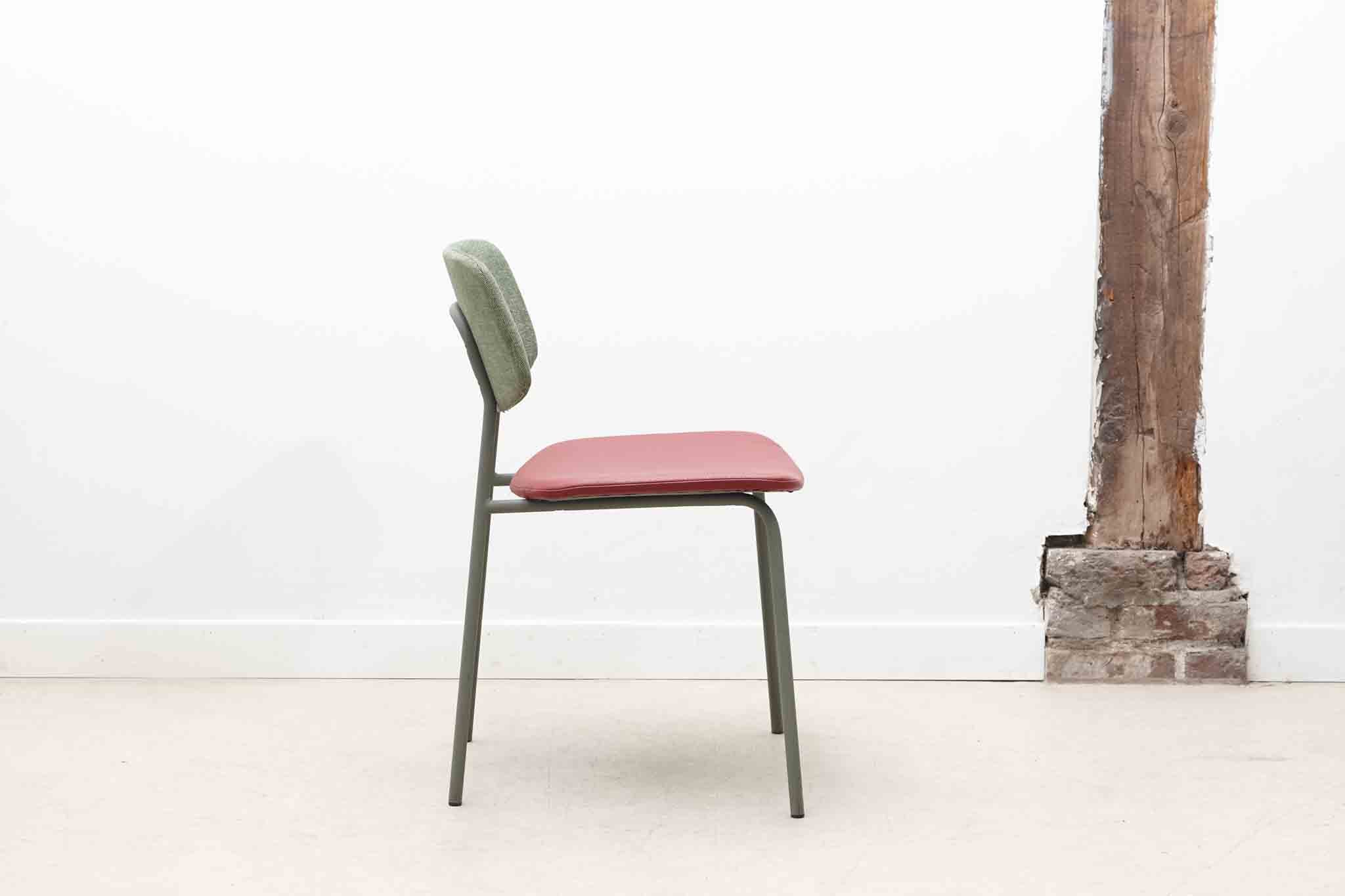 Chaise Lago verte et rouge