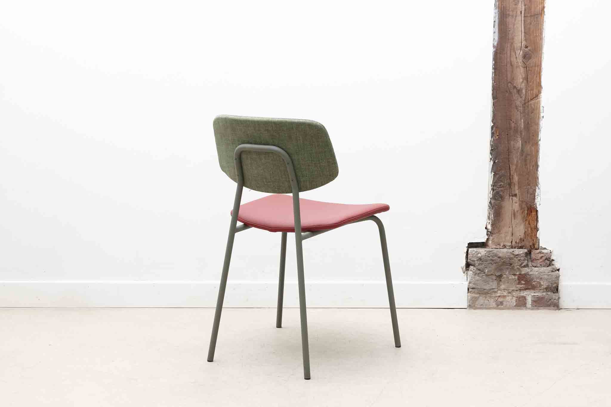 Chaise Lago verte et rouge