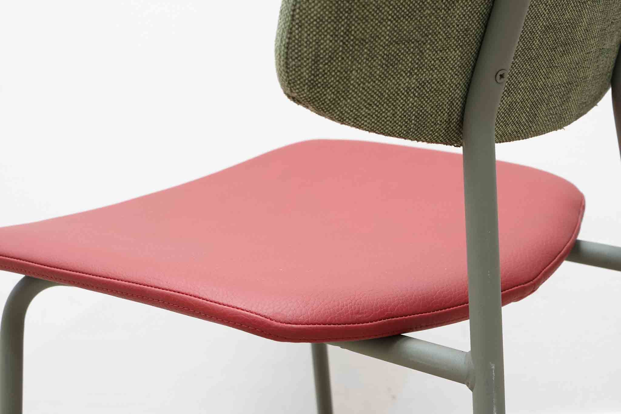 Chaise Lago verte et rouge