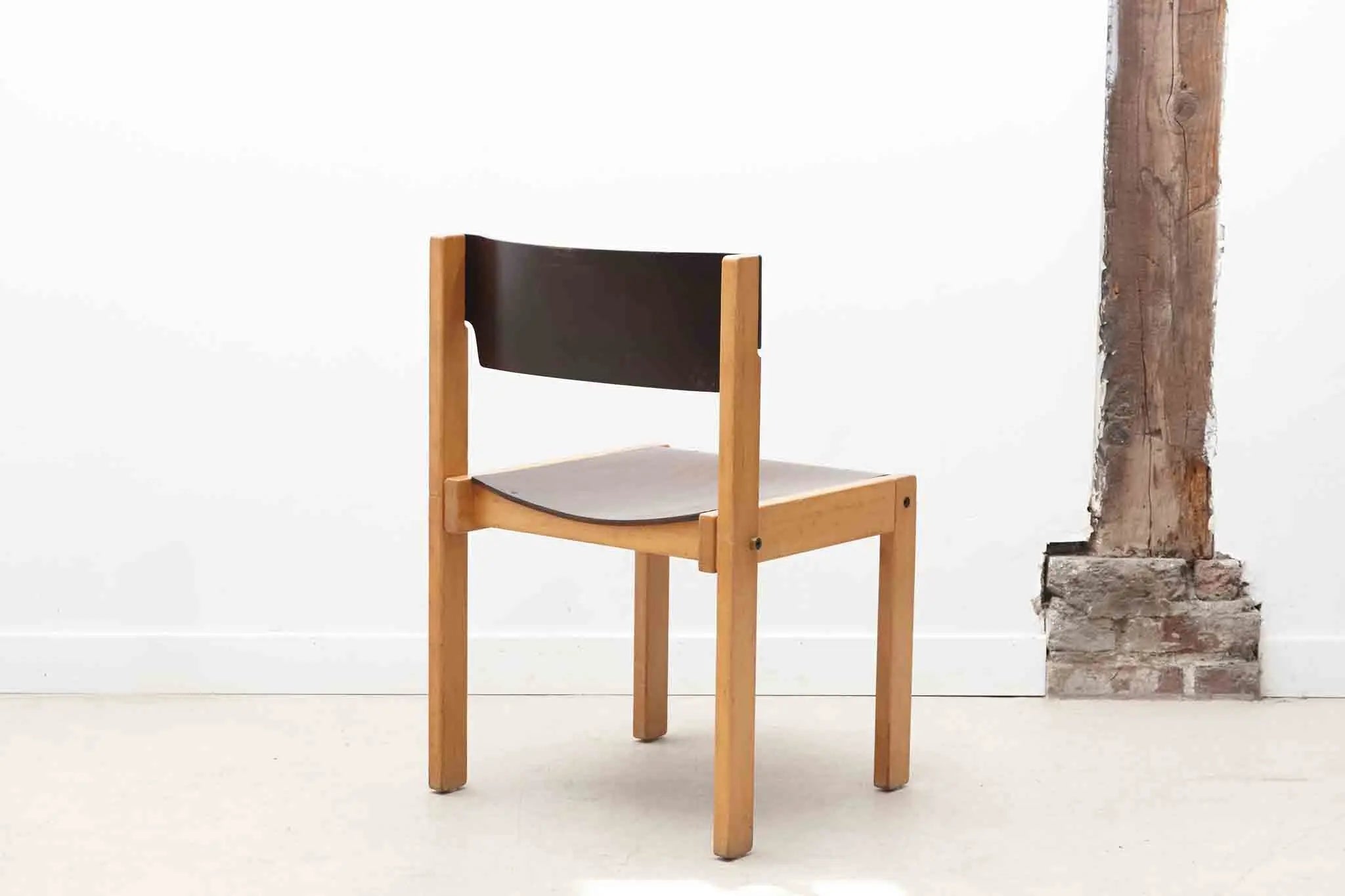 Chaise scandinave ébène / hêtre Cartel de Belleville