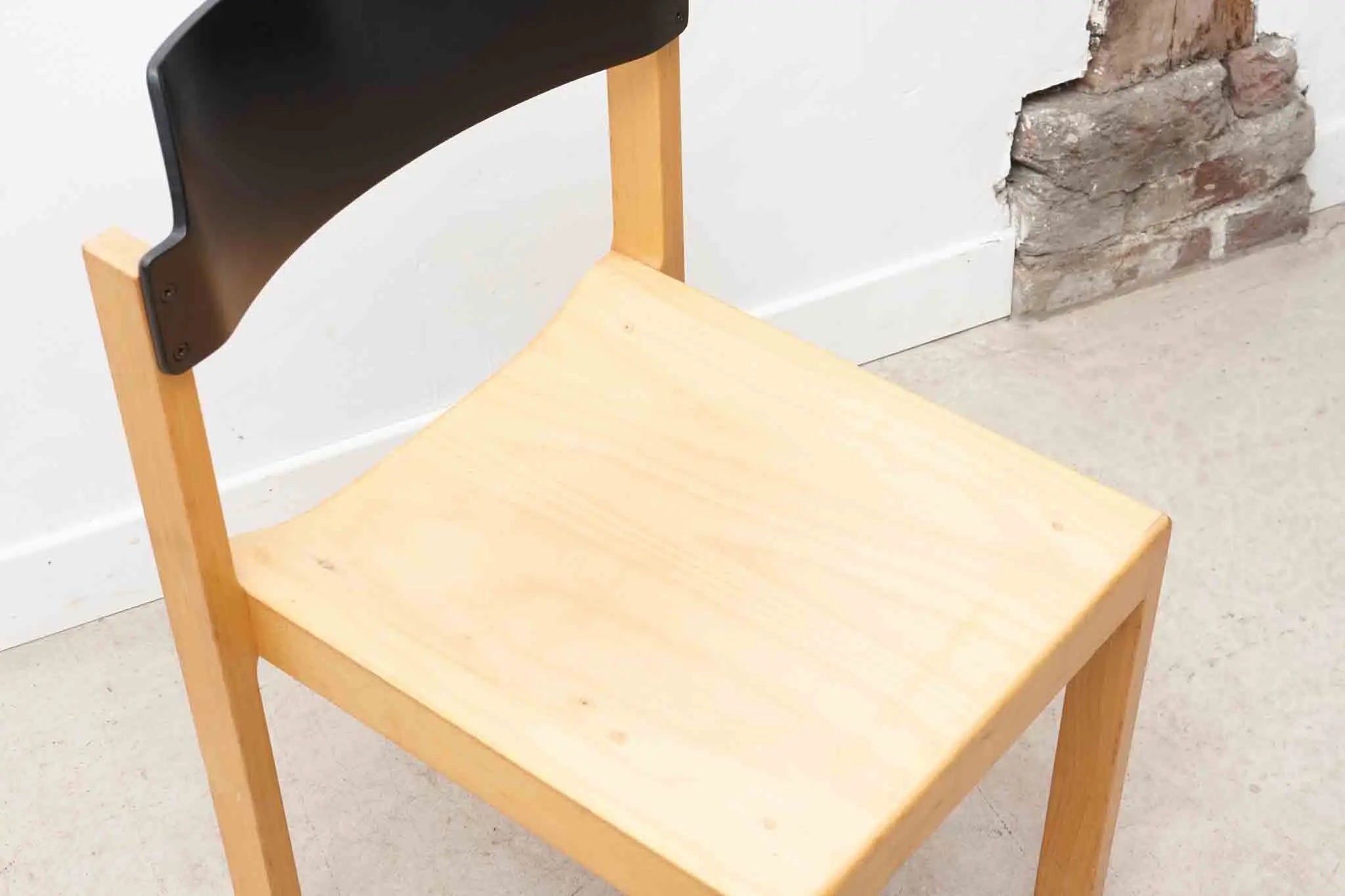 Chaise scandinave par Rainer Schell noir / hêtre Cartel de Belleville
