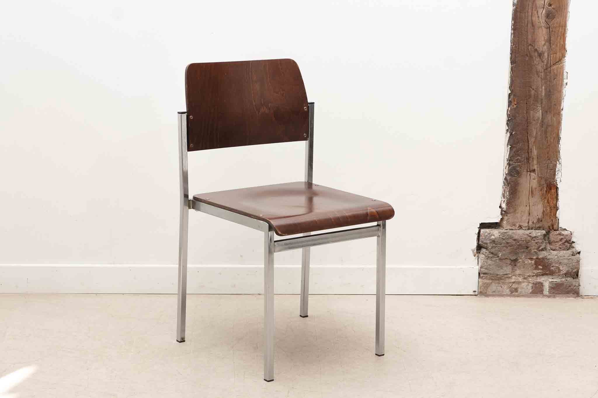 Chaise empilable style Gijs ébène et chrome