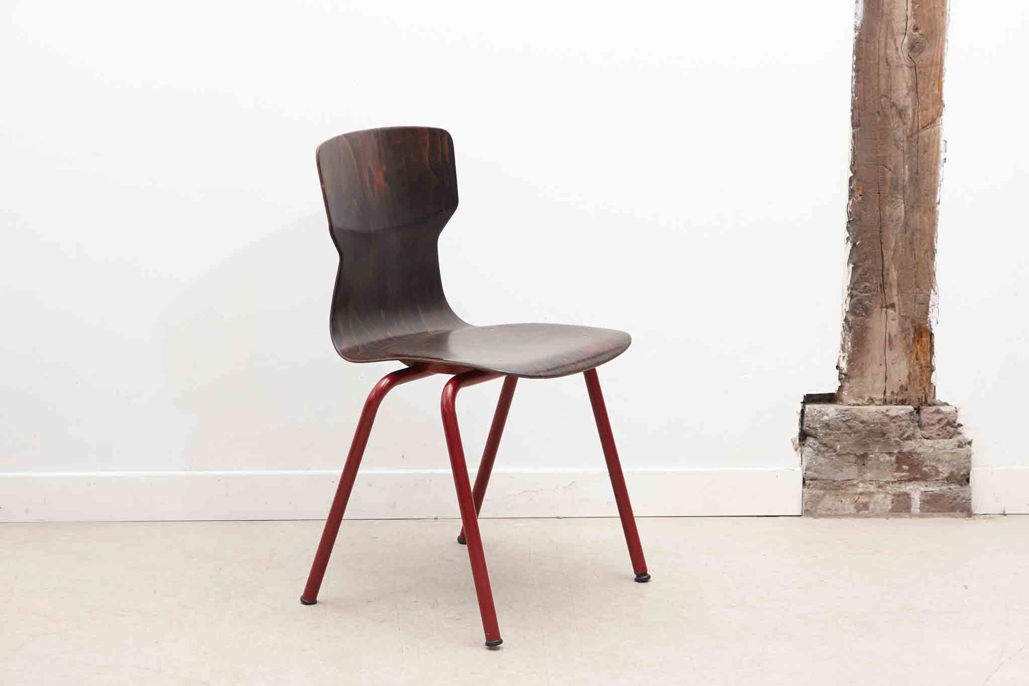 Chaise Eromes ébène et rouge Cartel de Belleville