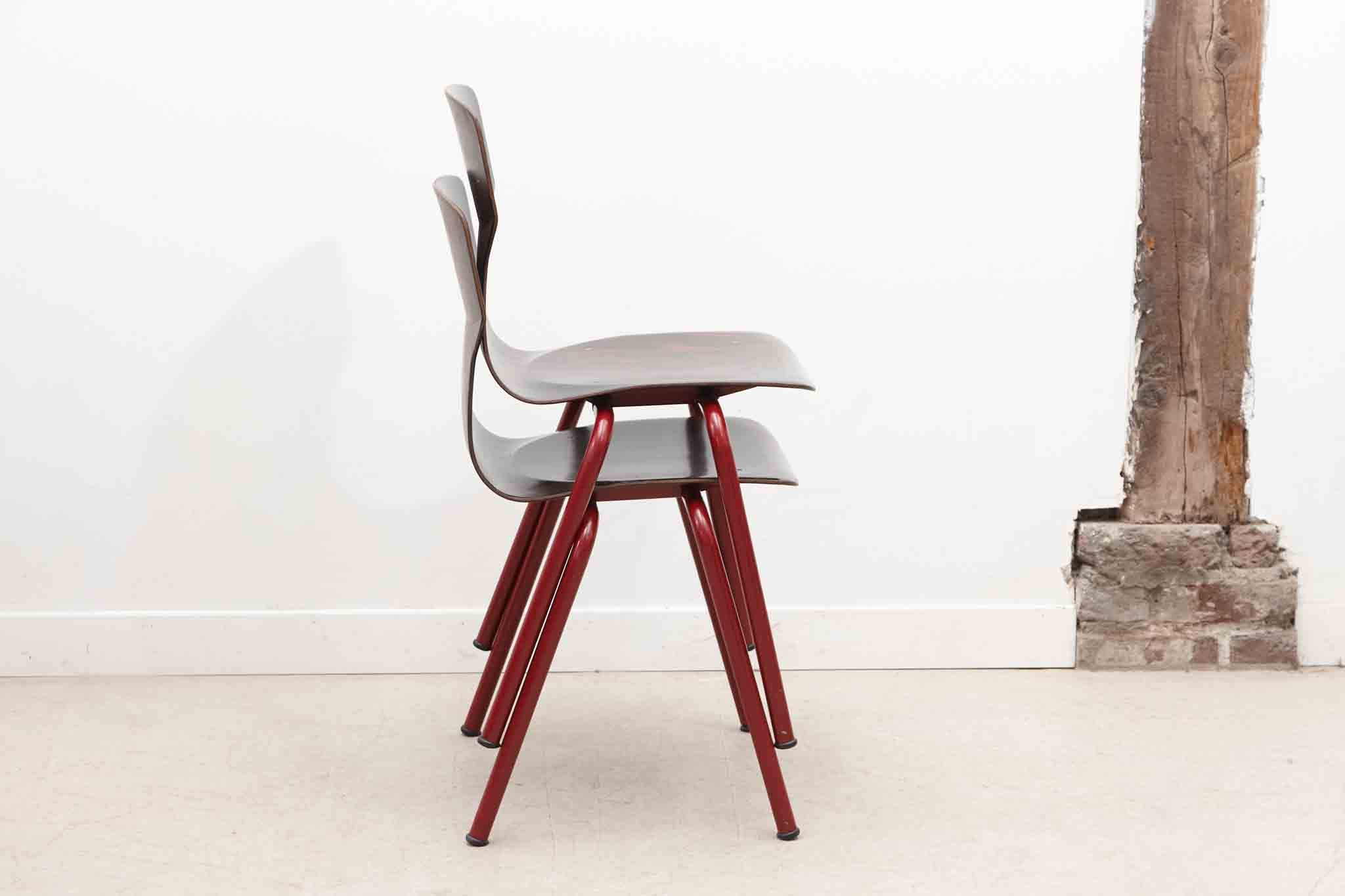 Chaise Eromes ébène et rouge Cartel de Belleville