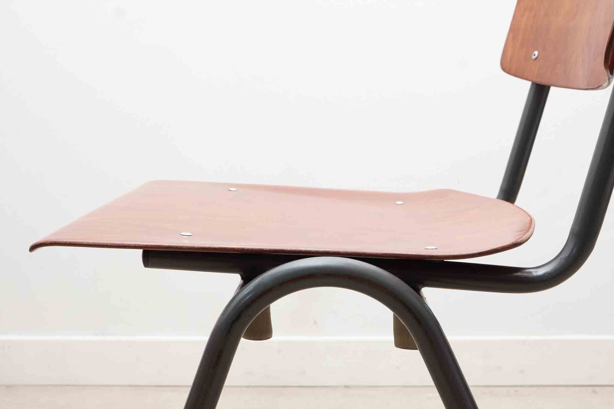 Chaise eromes F4 et chêne gris Cartel de Belleville
