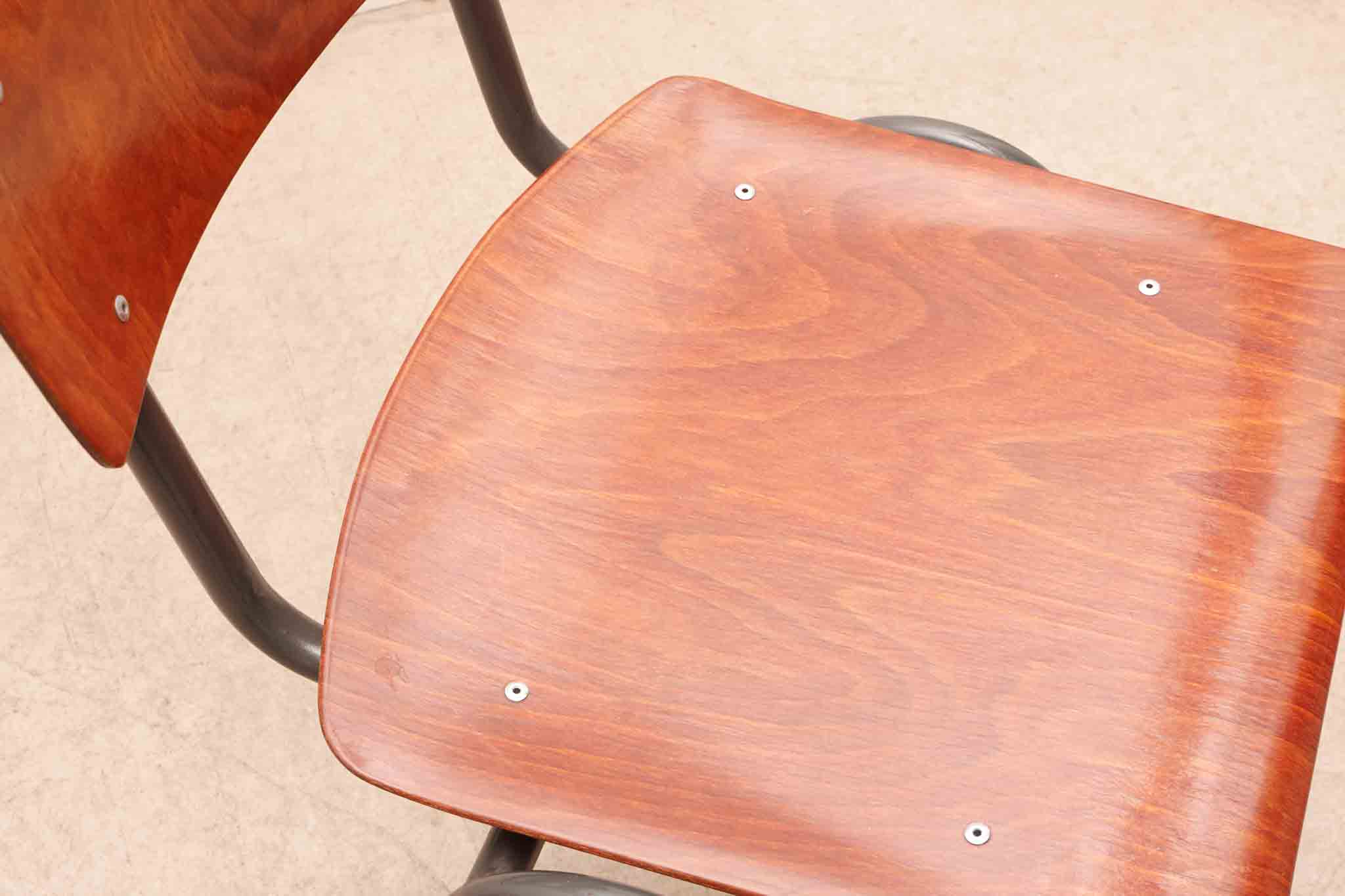 Chaise eromes F4 et chêne gris Cartel de Belleville