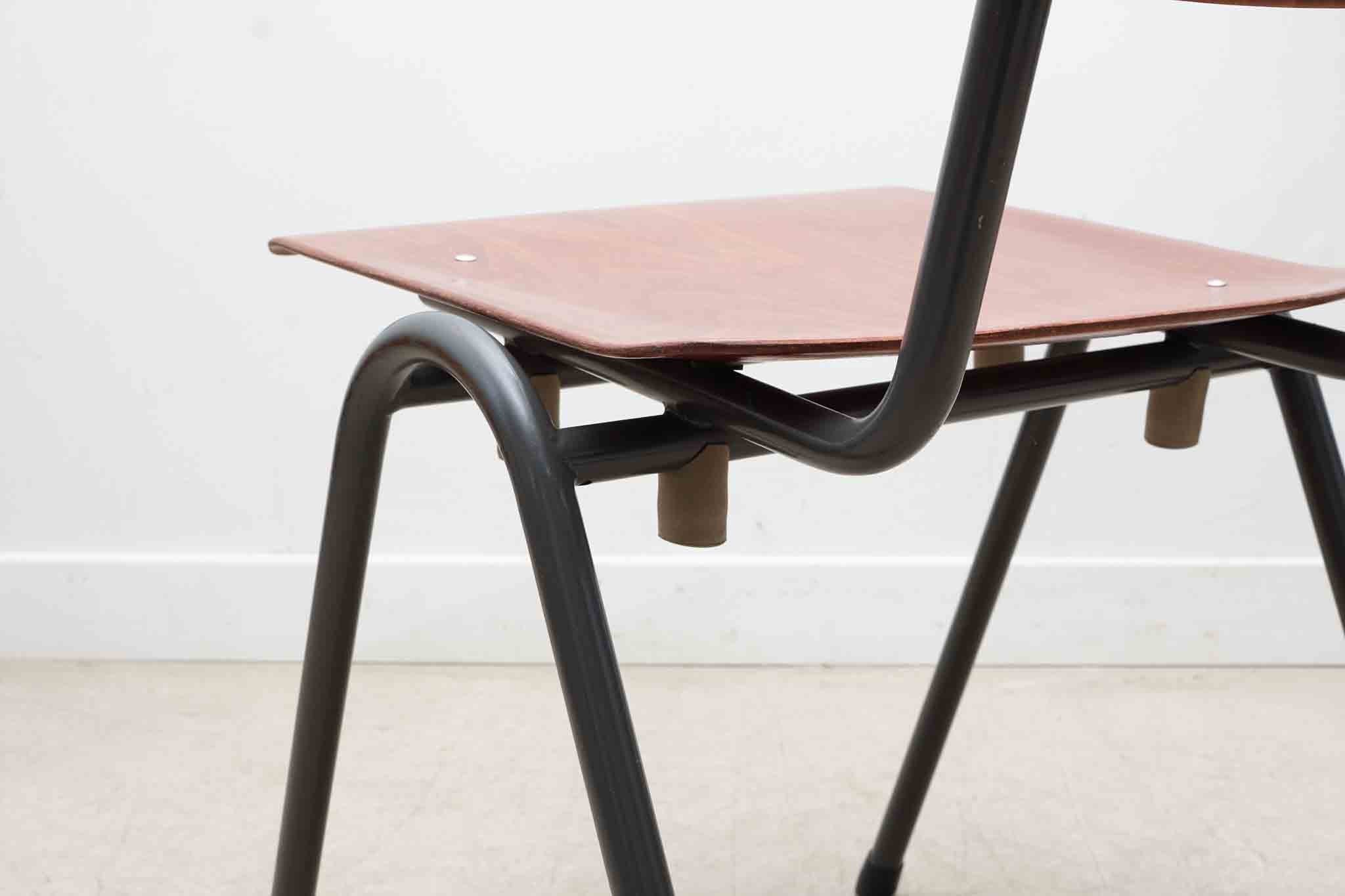 Chaise eromes F4 et chêne gris Cartel de Belleville