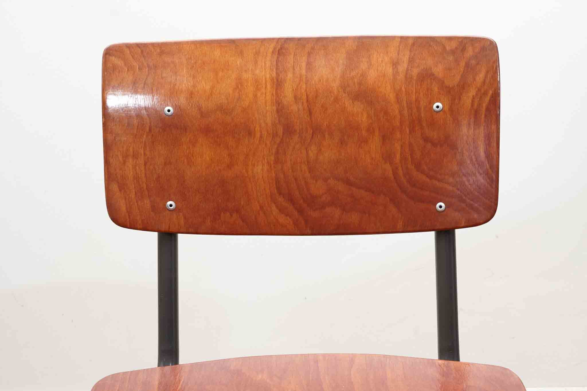 Chaise eromes F4 et chêne gris Cartel de Belleville