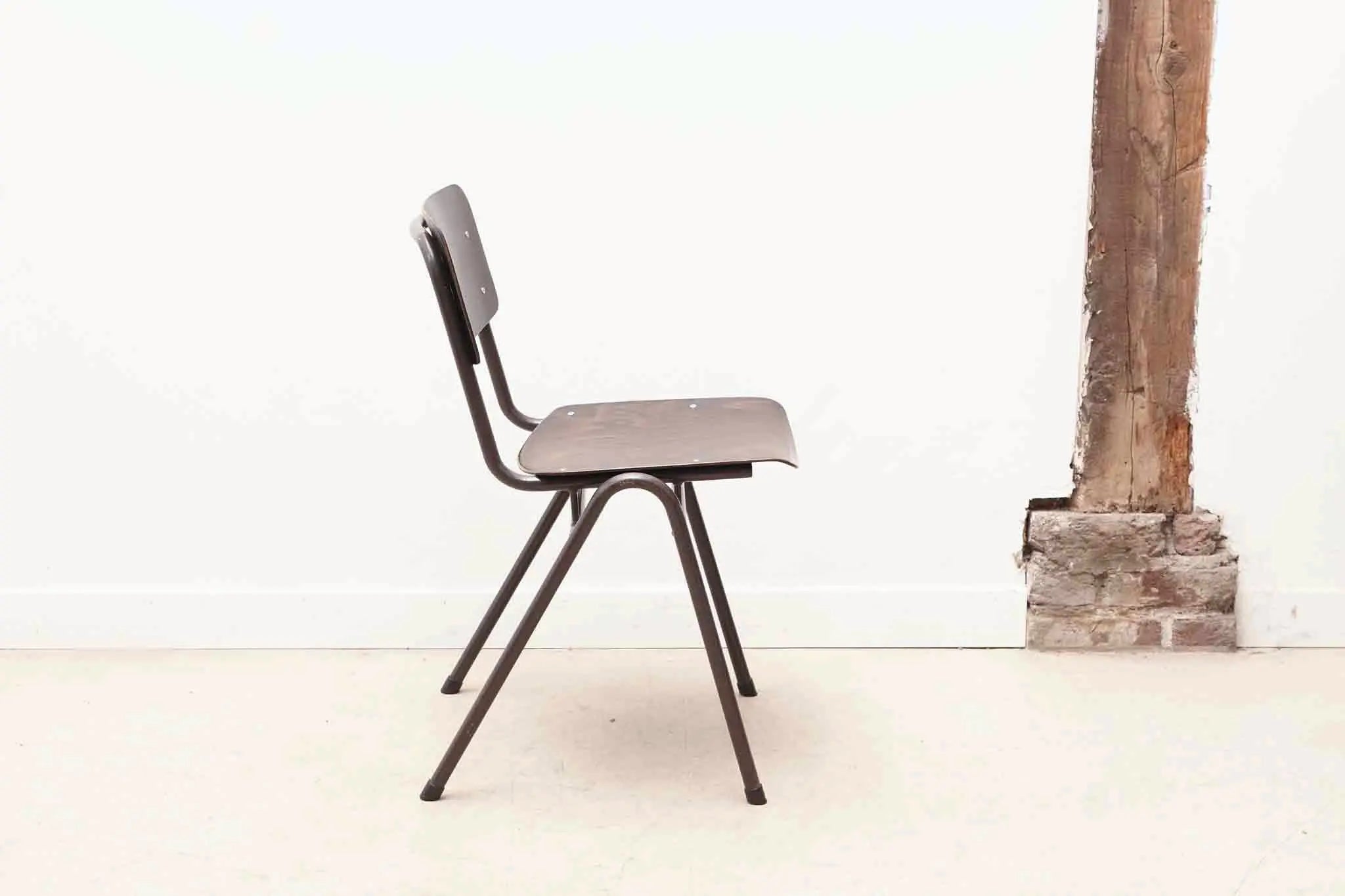 Chaise Eromes F4 ébène / gris Cartel de Belleville