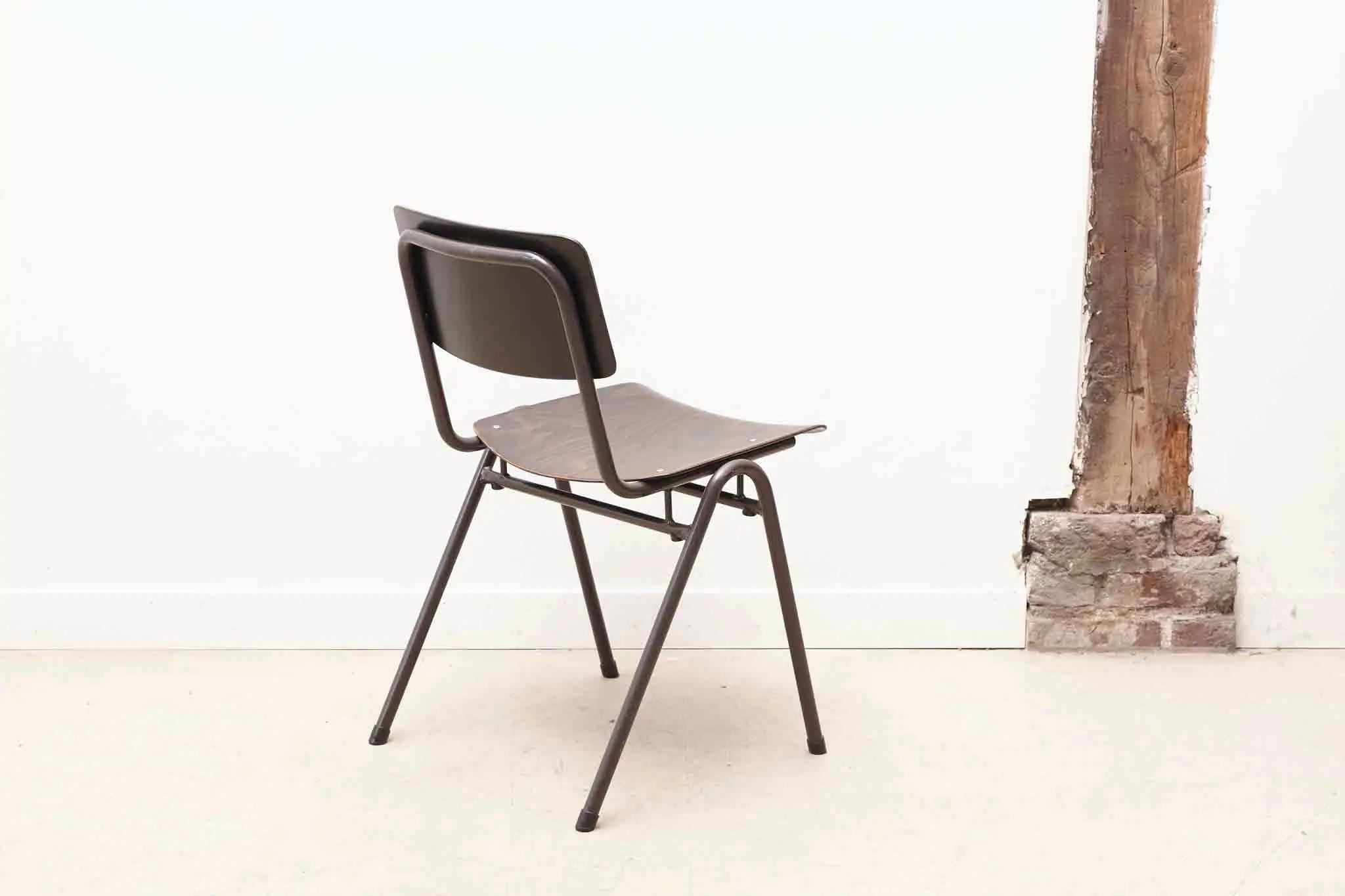Chaise Eromes F4 ébène / gris Cartel de Belleville