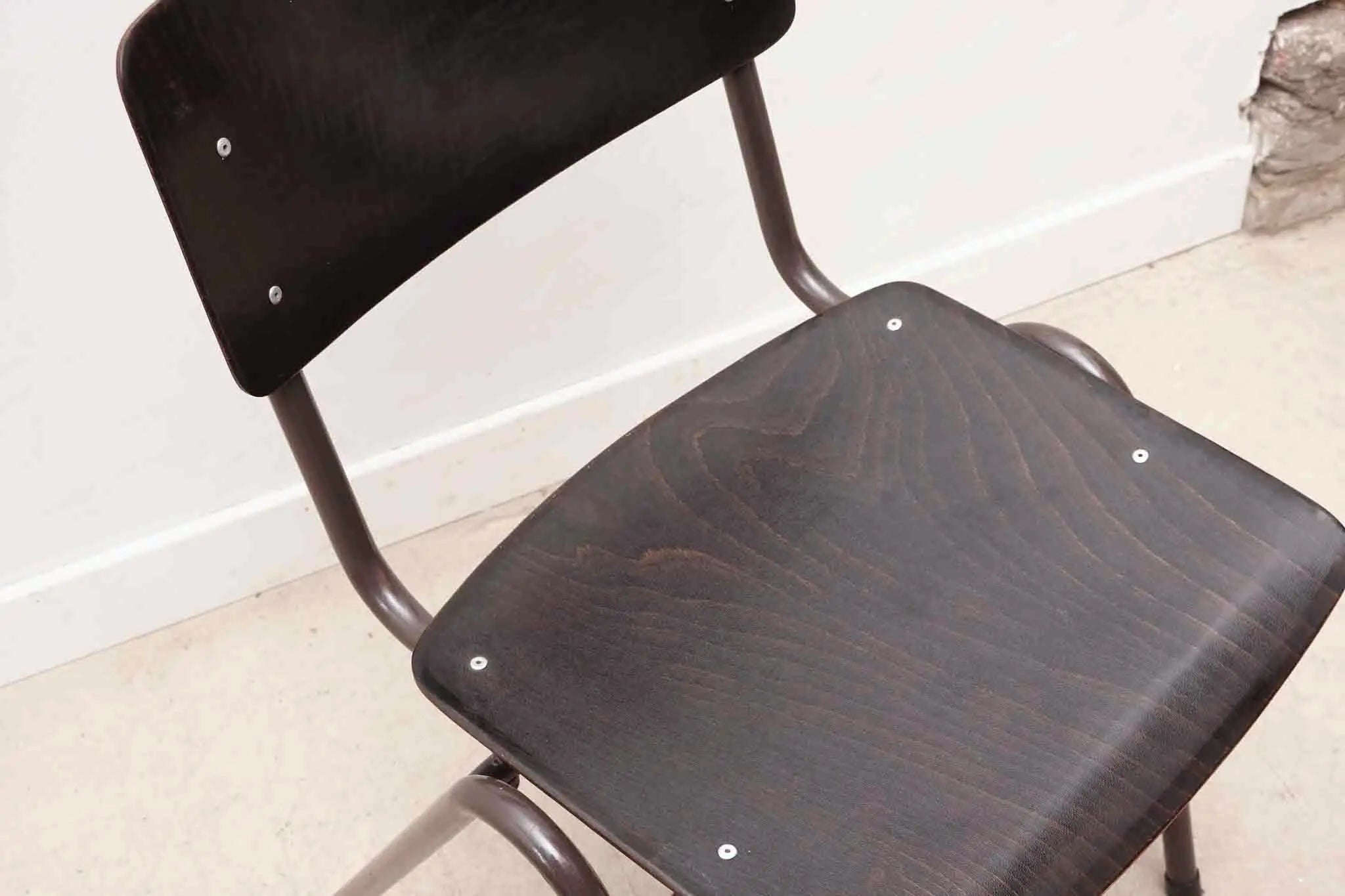 Chaise Eromes F4 ébène / gris Cartel de Belleville