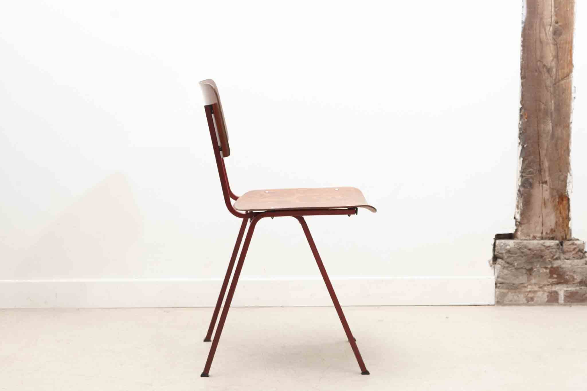 Chaise Eromes F6 chêne et rouge