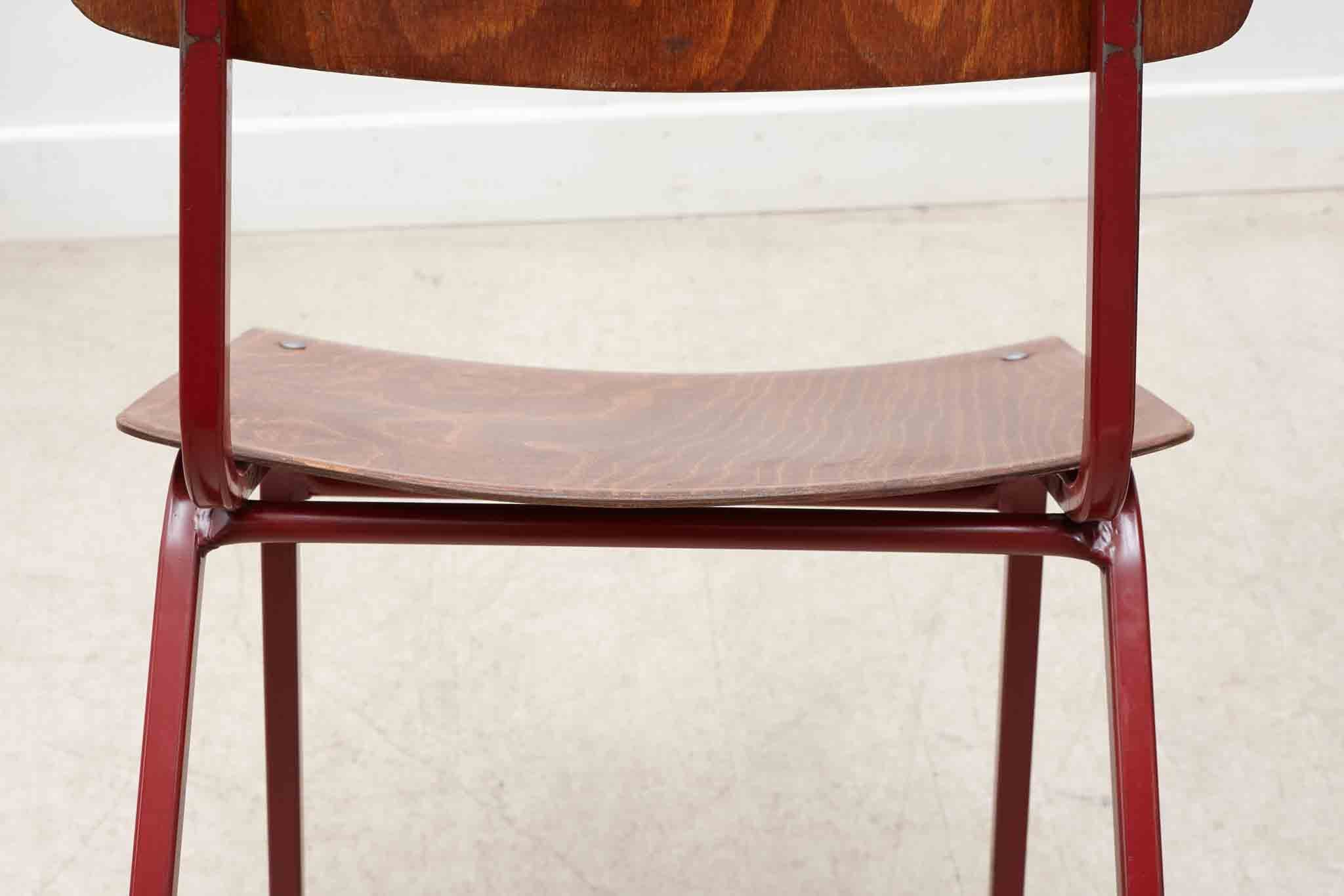 Chaise Eromes F6 chêne et rouge