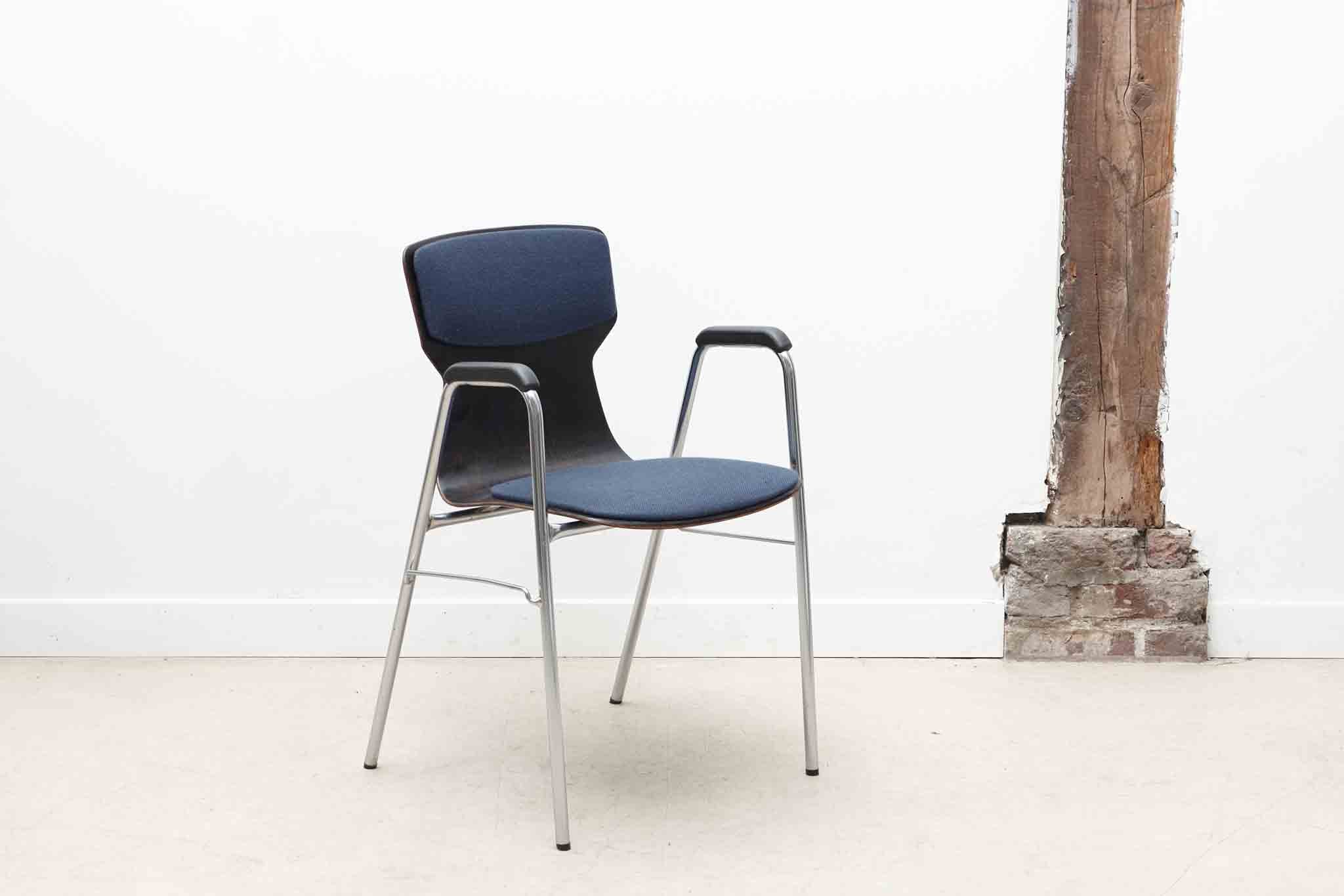 Chaise Eromes fourmi ébène et chrome avec accoudoirs et coussin