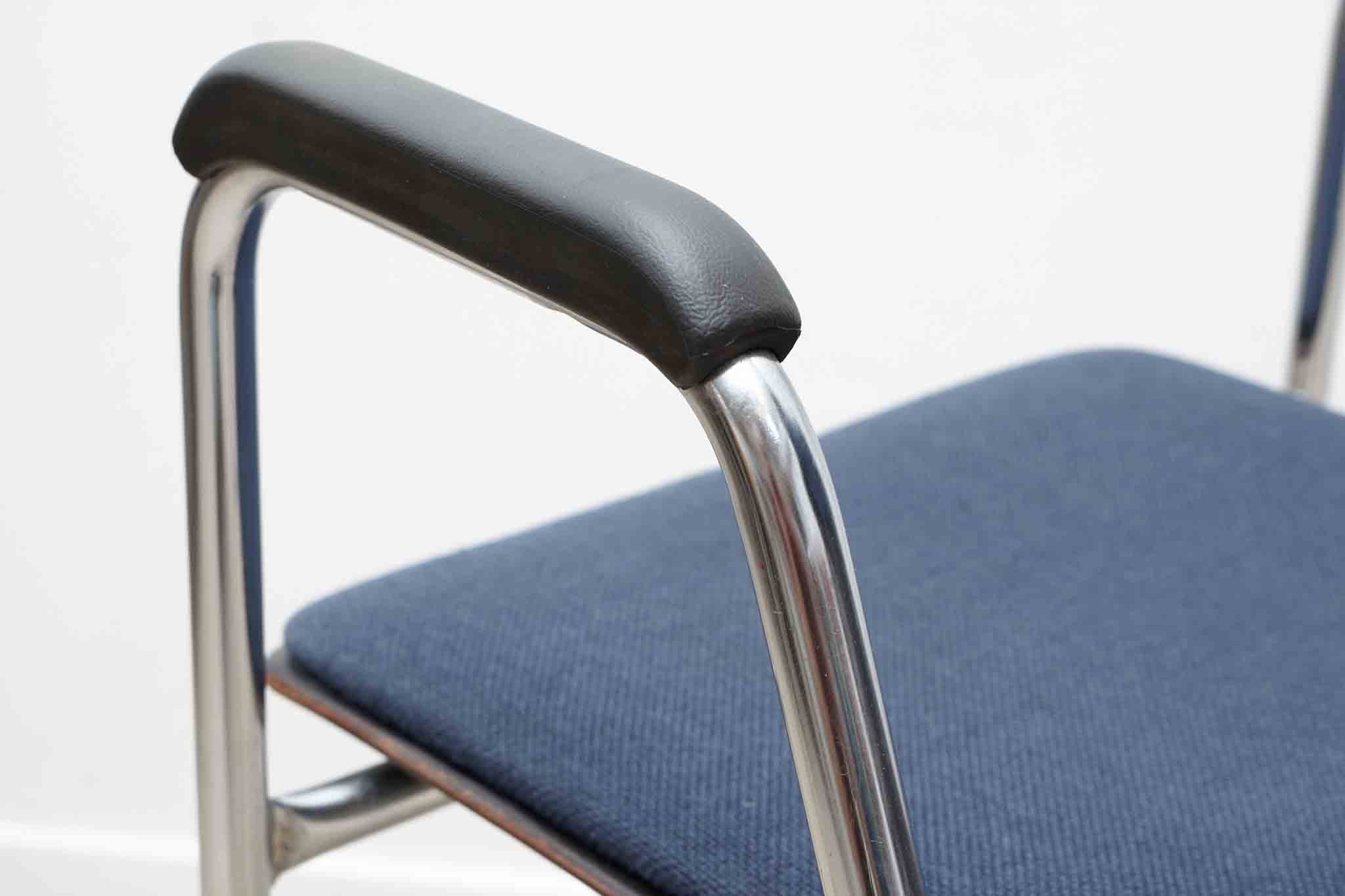 Chaise Eromes fourmi ébène et chrome avec accoudoirs et coussin