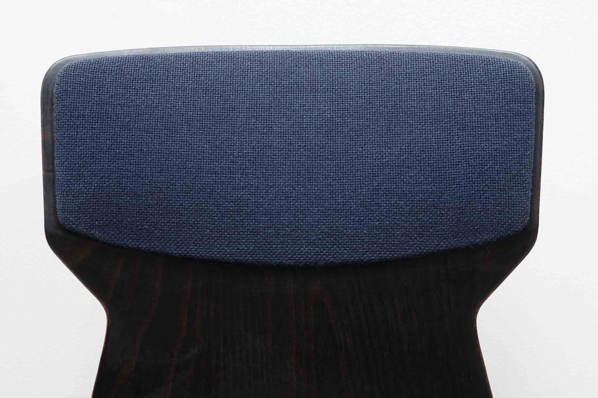 Chaise Eromes fourmi ébène et chrome avec accoudoirs et coussin