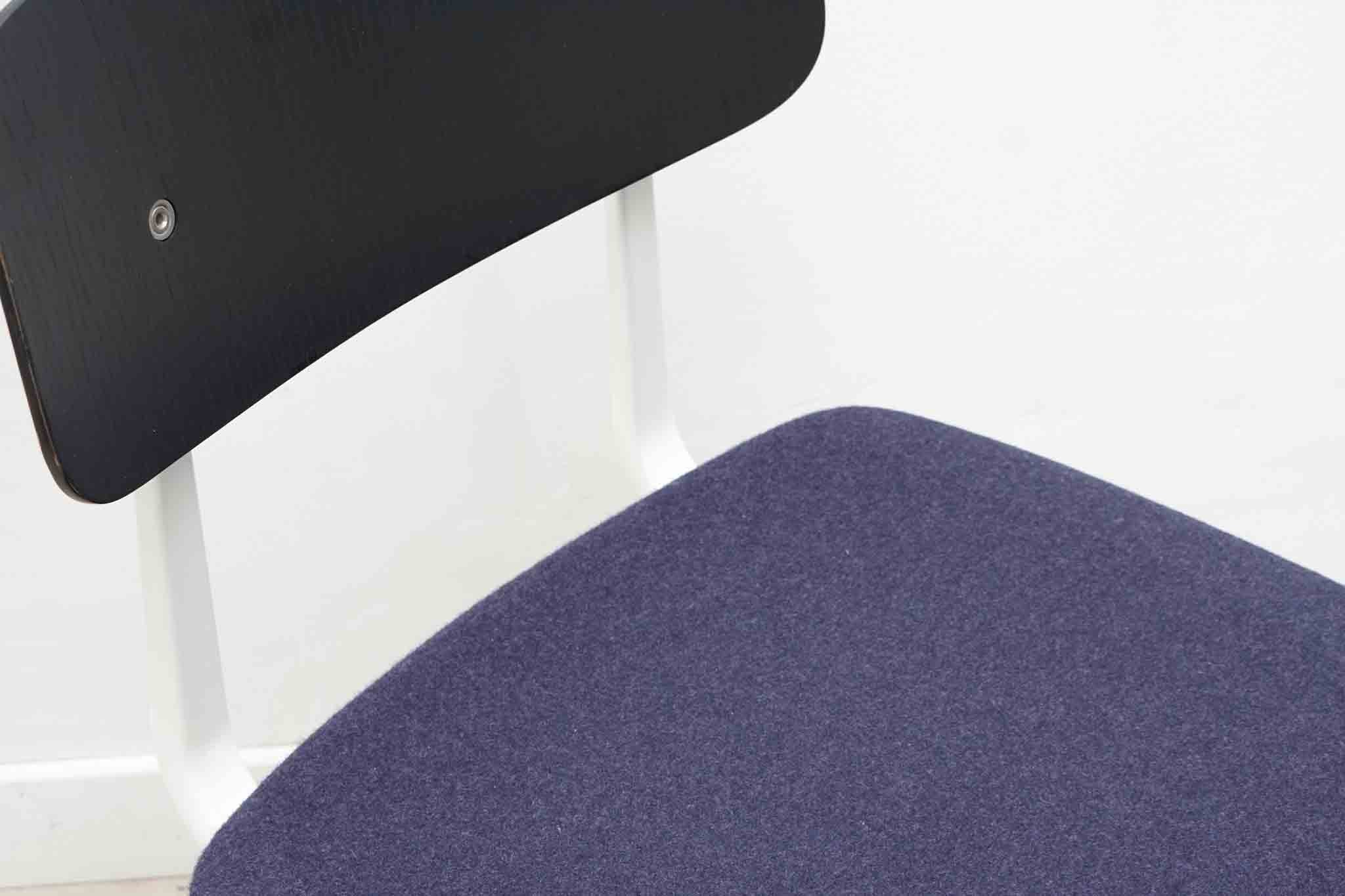 Chaise Friso Kramer "Result" tapissée et blanc Cartel de Belleville