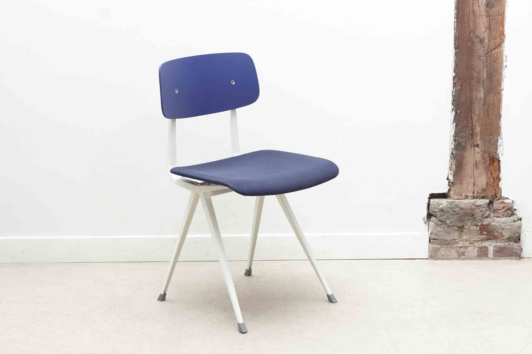 Chaise Friso Kramer "Result" tapissée et blanc Cartel de Belleville