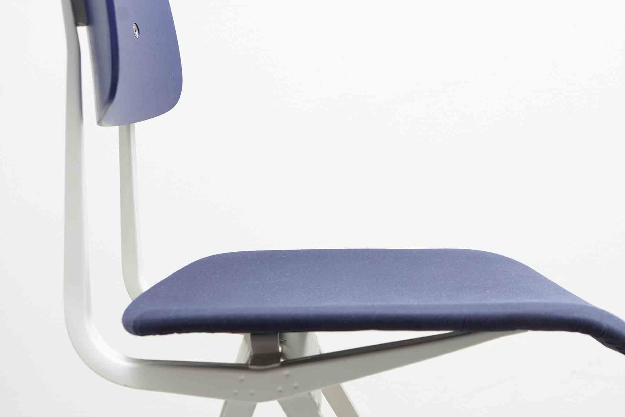 Chaise Friso Kramer "Result" tapissée et blanc