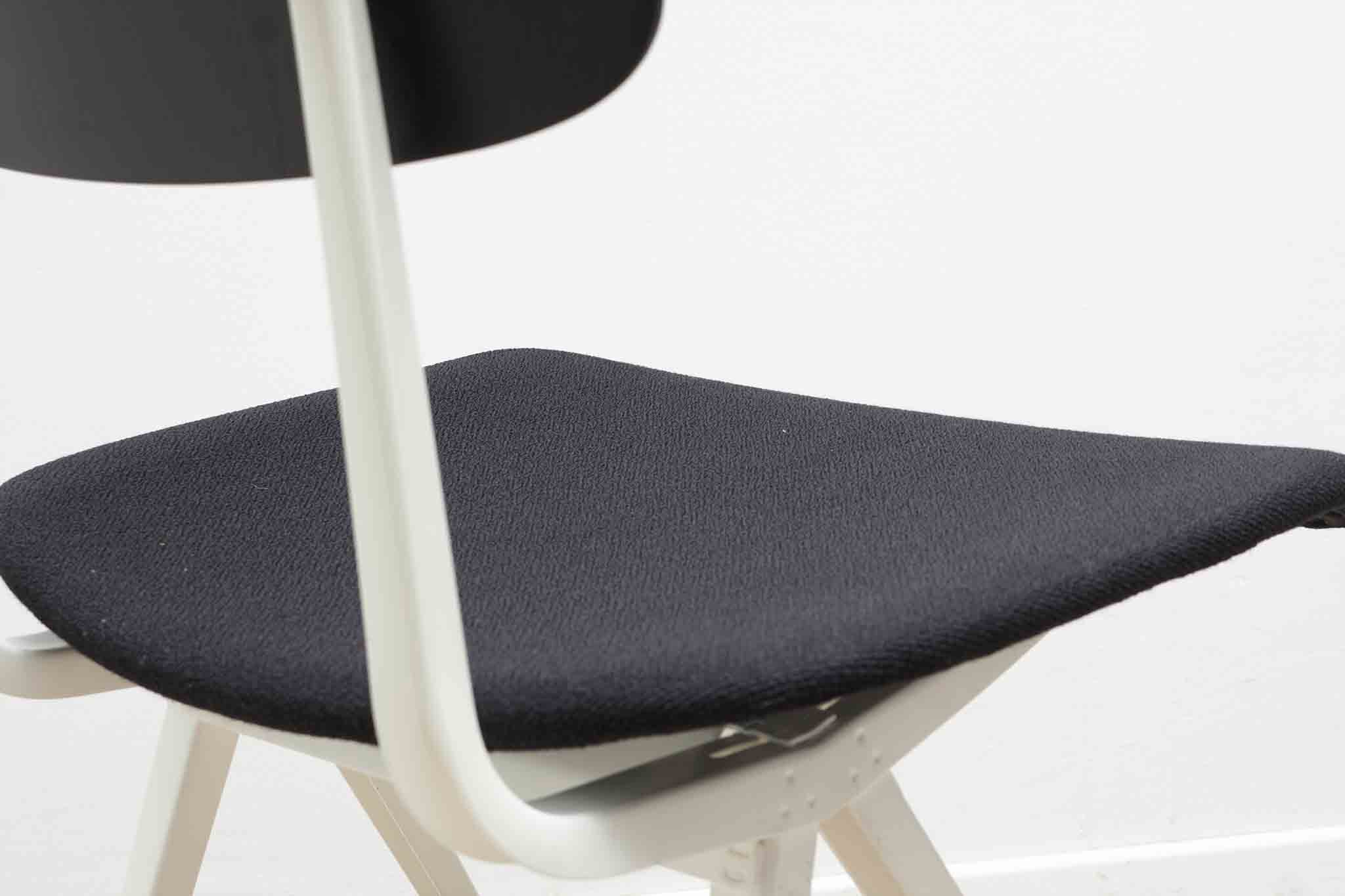 Chaise Friso Kramer "Result" tapissée et blanc Cartel de Belleville