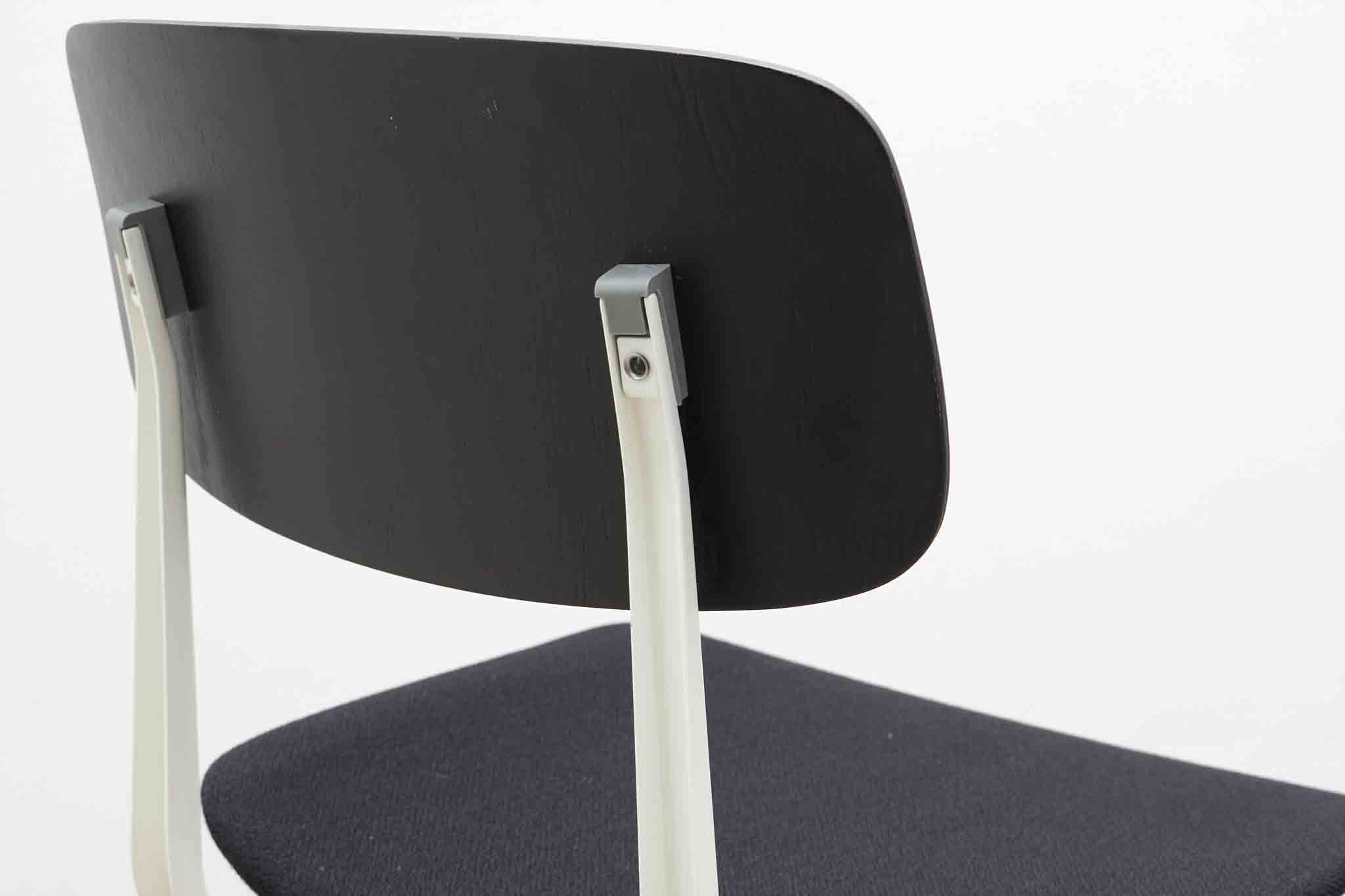Chaise Friso Kramer "Result" tapissée et blanc Cartel de Belleville