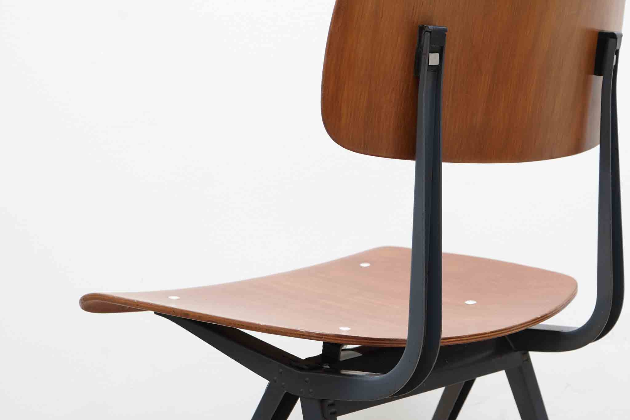 Chaise "Result" Friso Kramer chêne et gris Cartel de Belleville