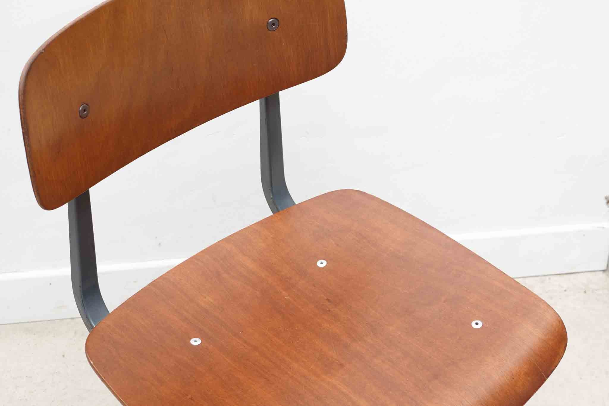 Chaise "Result" Friso Kramer chêne et gris Cartel de Belleville